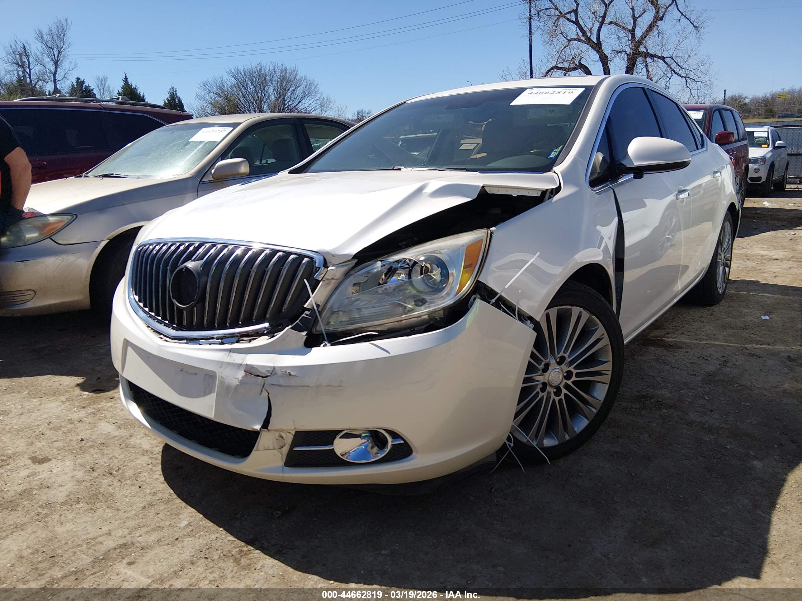 BUICK VERANO image 2