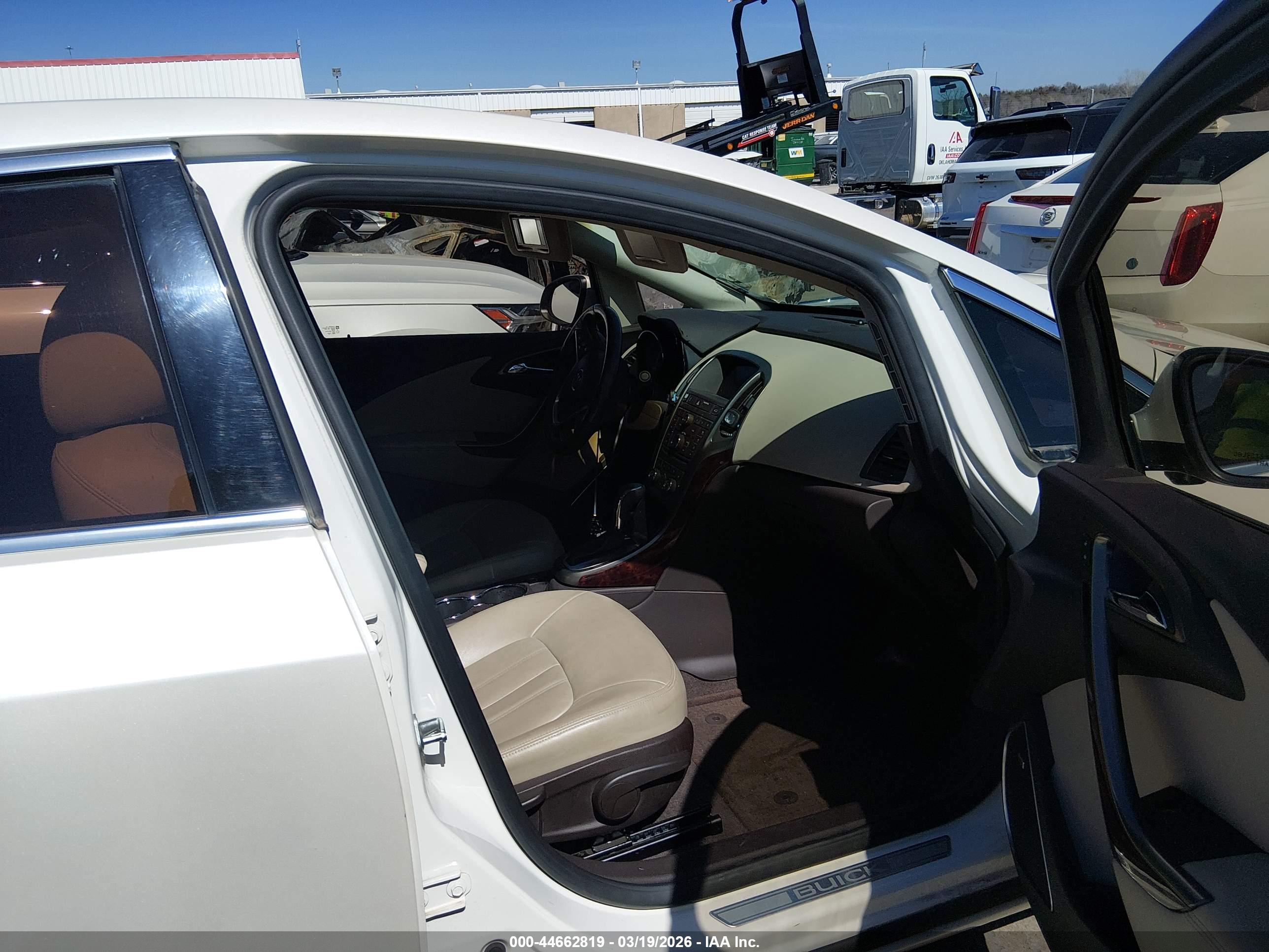 BUICK VERANO image 5