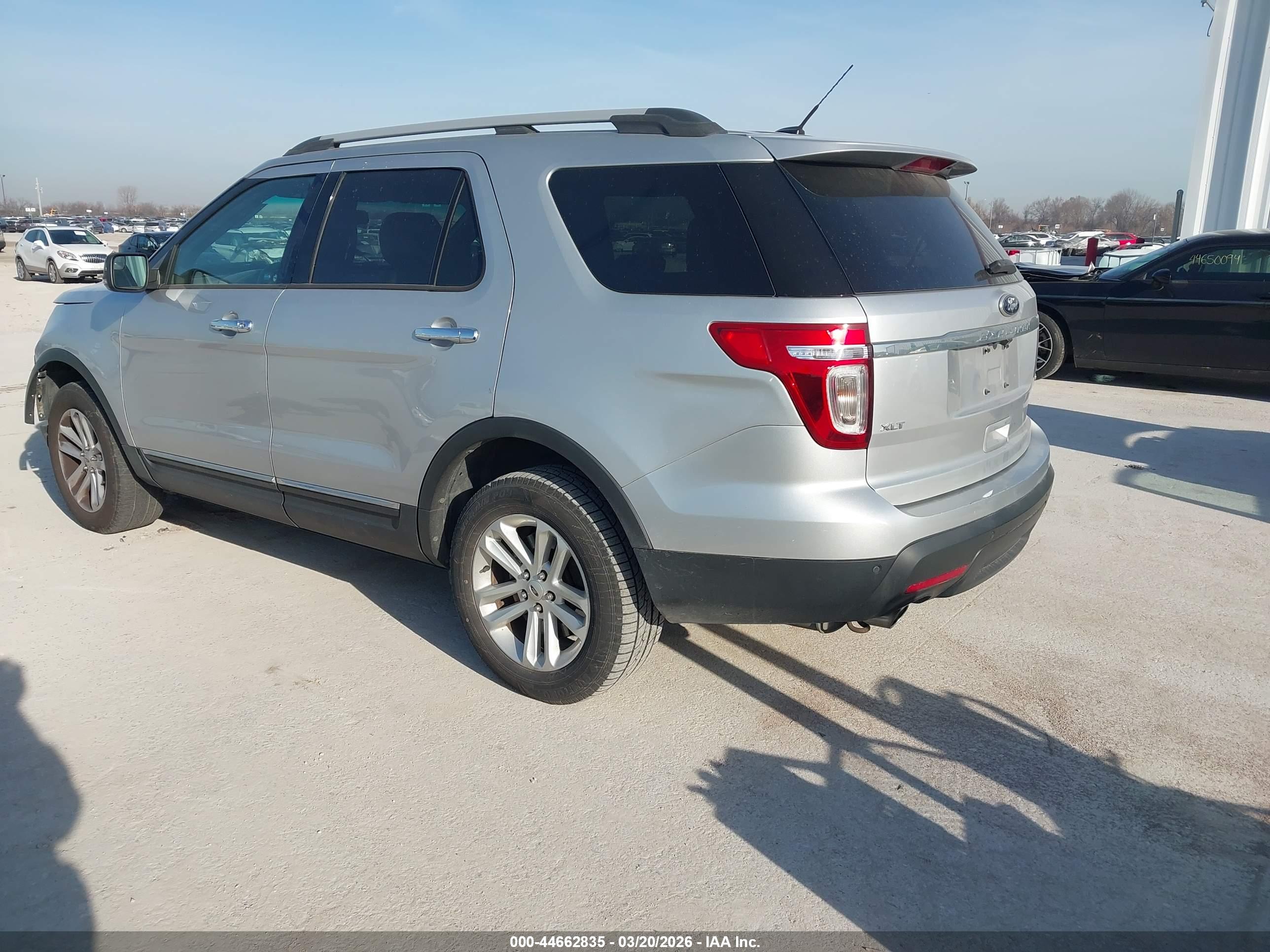 FORD EXPLORER image 3