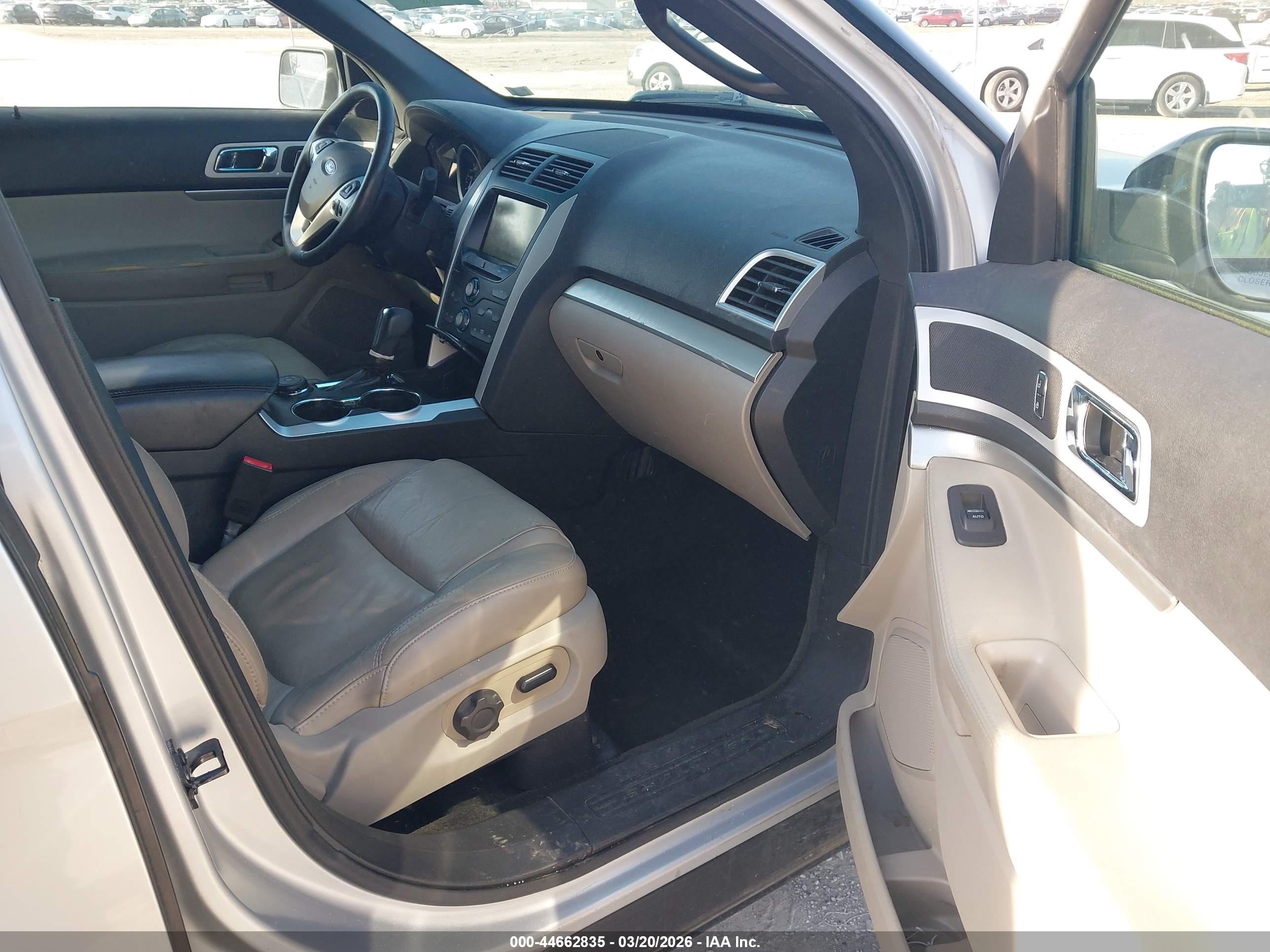 FORD EXPLORER image 5