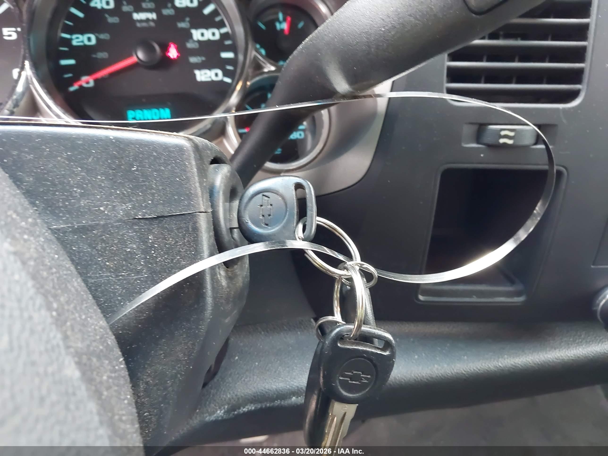 CHEVROLET SILVERADO image 11