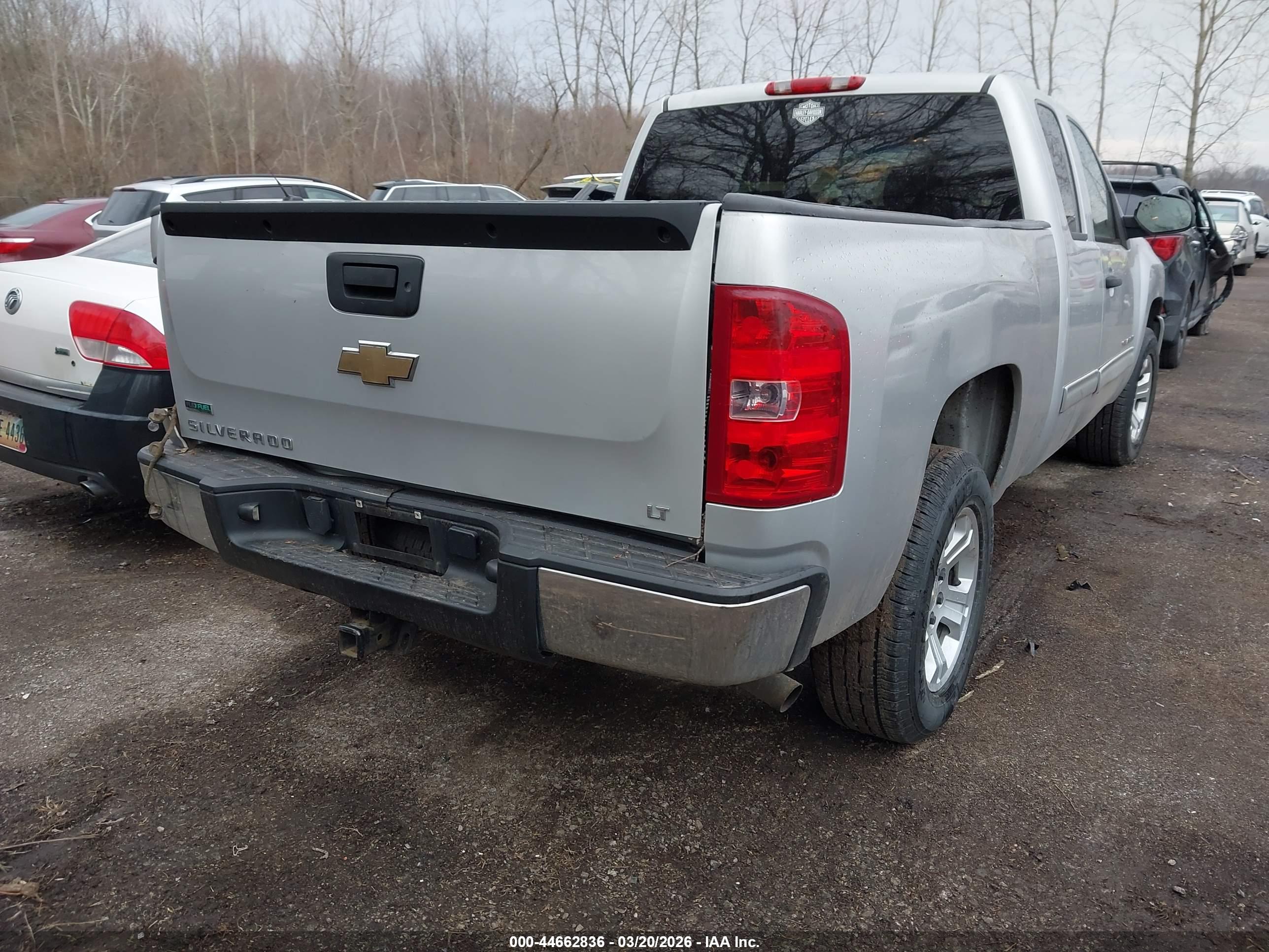 CHEVROLET SILVERADO image 4