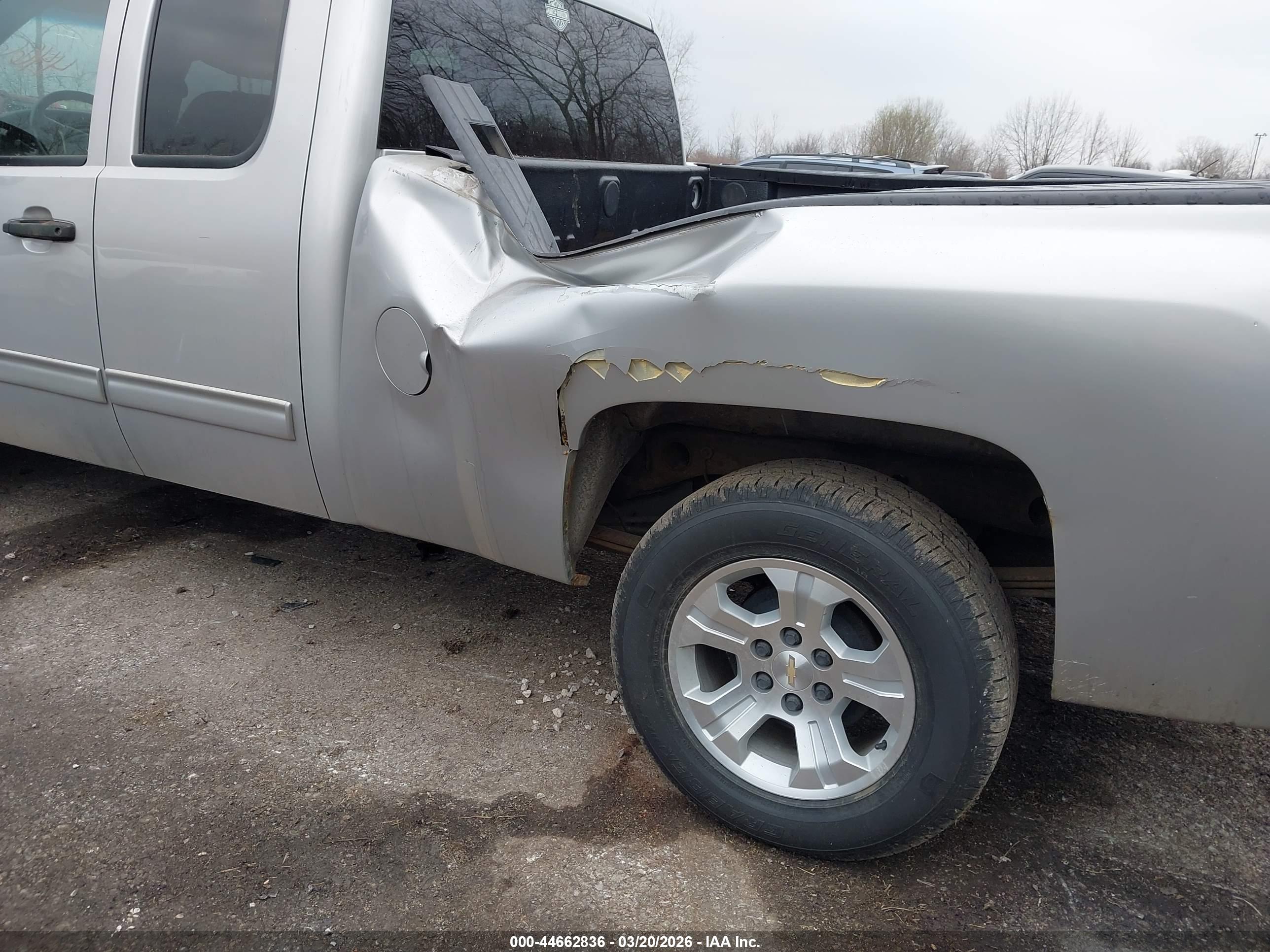 CHEVROLET SILVERADO image 6
