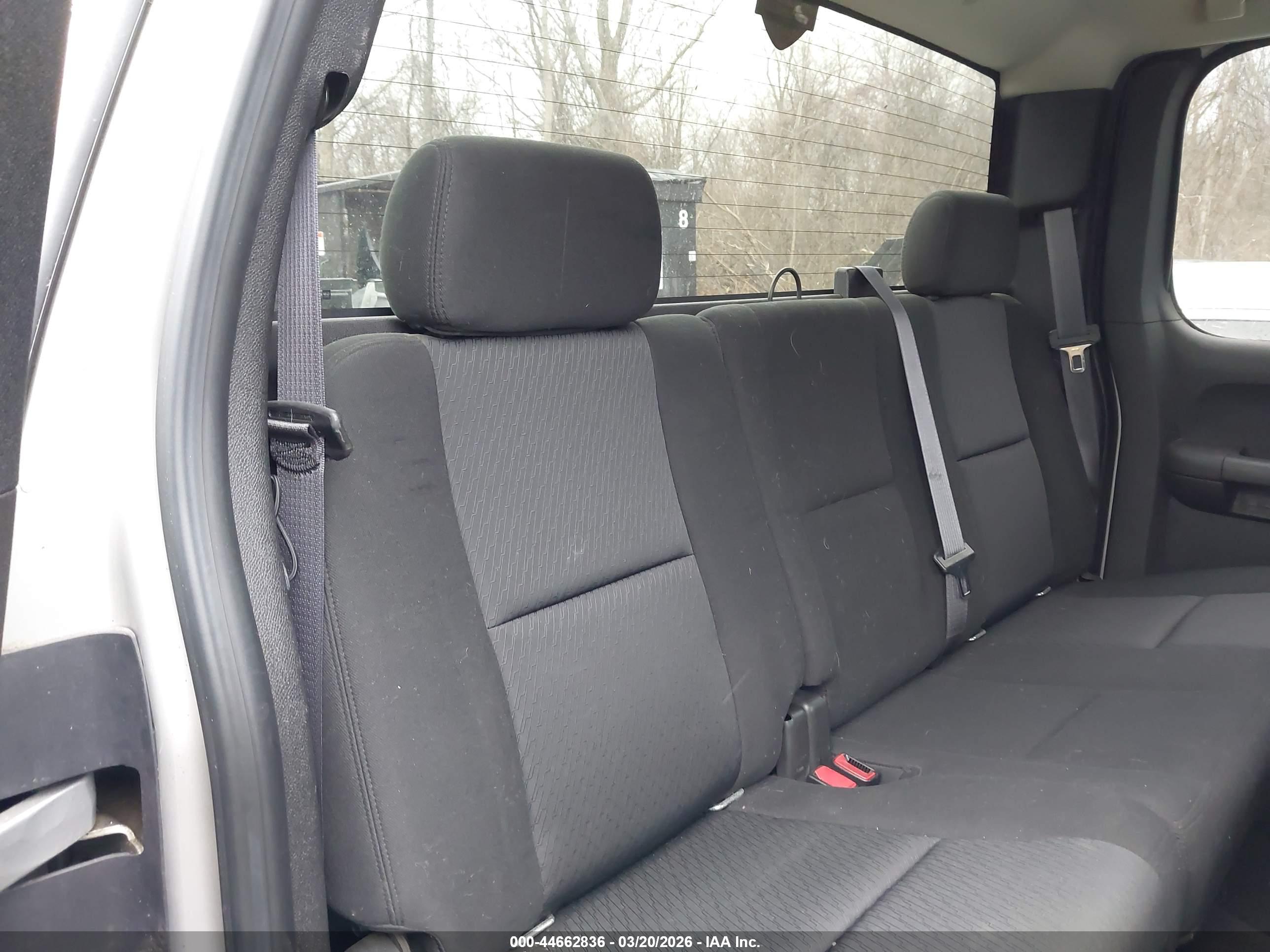CHEVROLET SILVERADO image 8