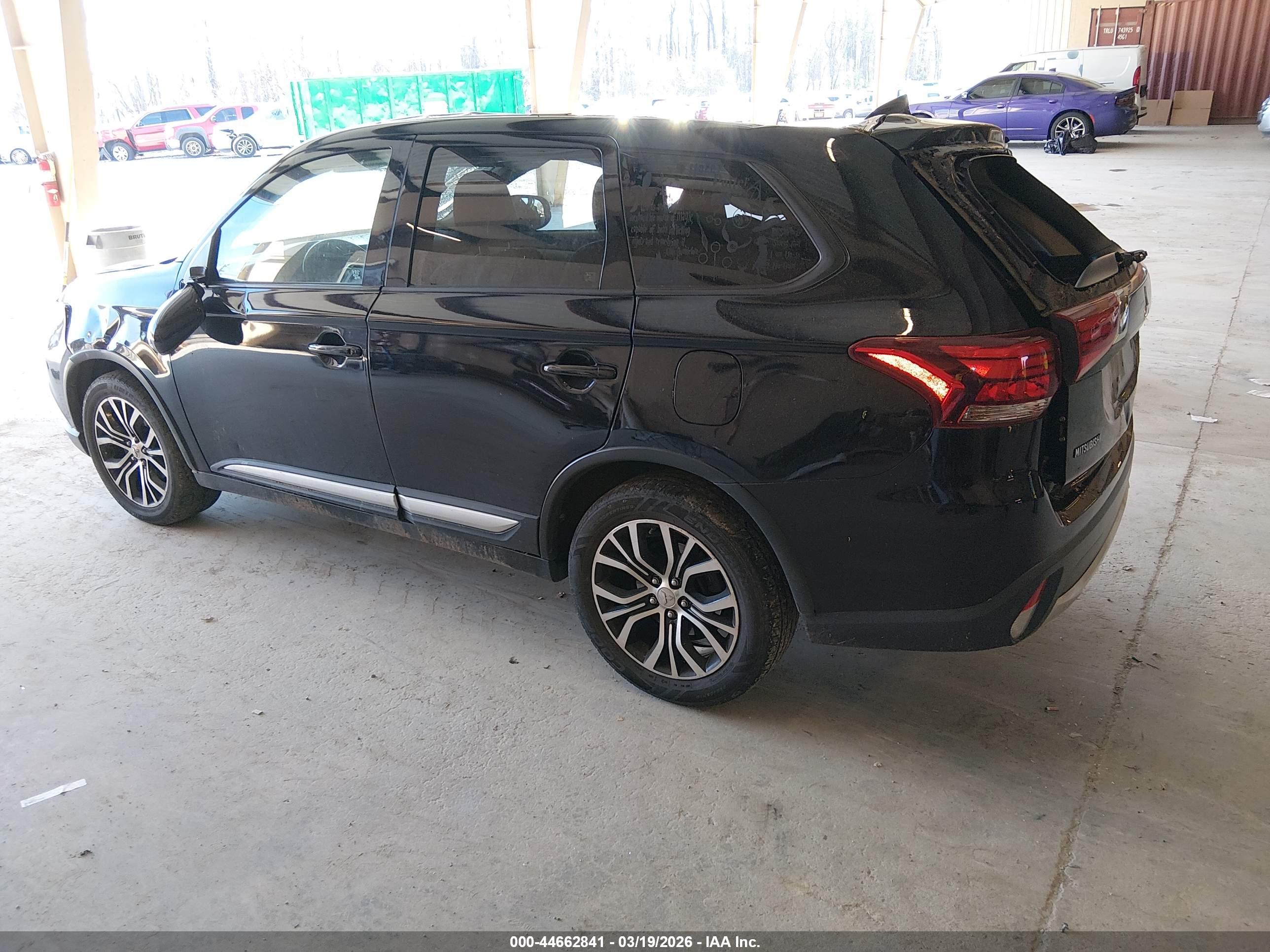 MITSUBISHI OUTLANDER image 3