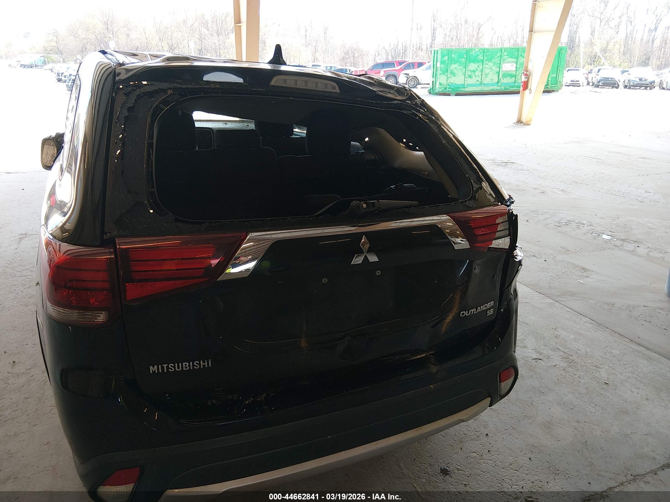 MITSUBISHI OUTLANDER image 6