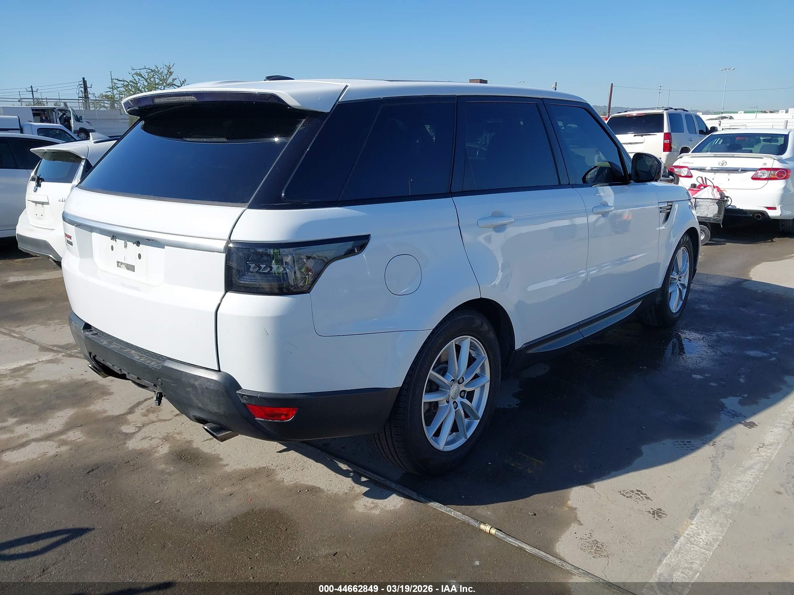 LAND ROVER image 4