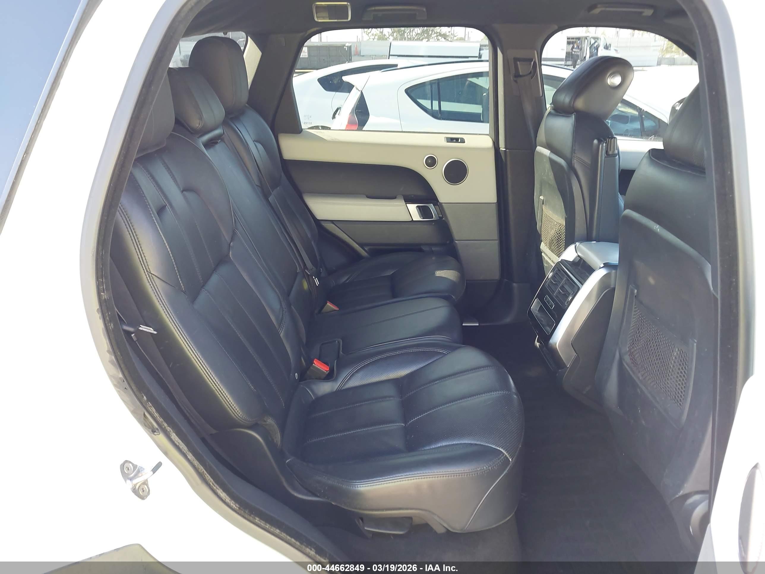 LAND ROVER image 8