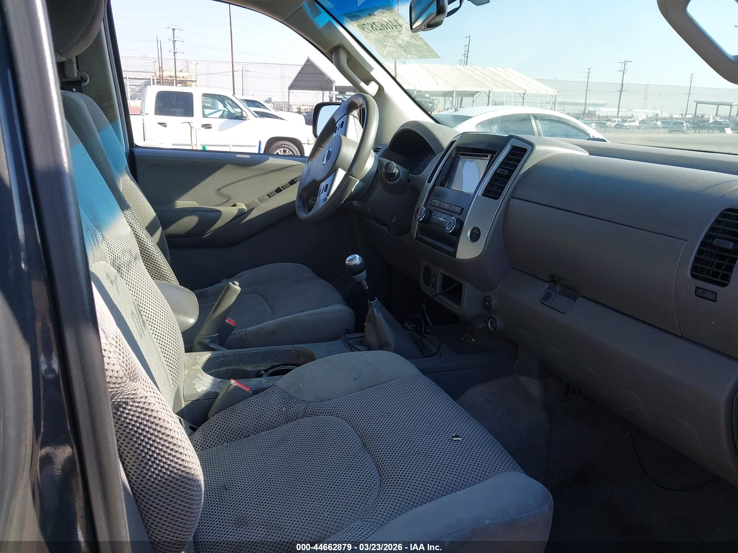 NISSAN FRONTIER image 5