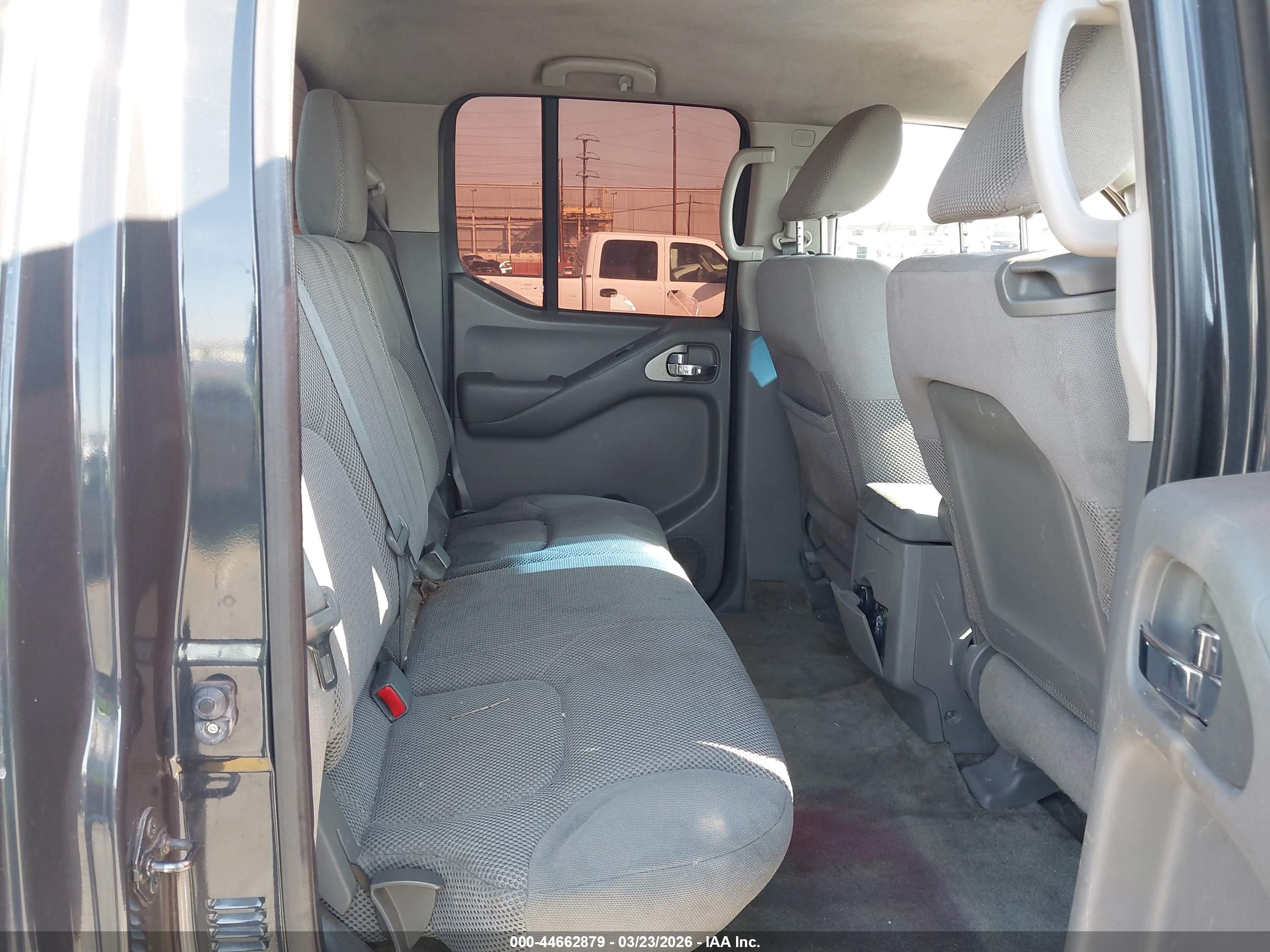 NISSAN FRONTIER image 8