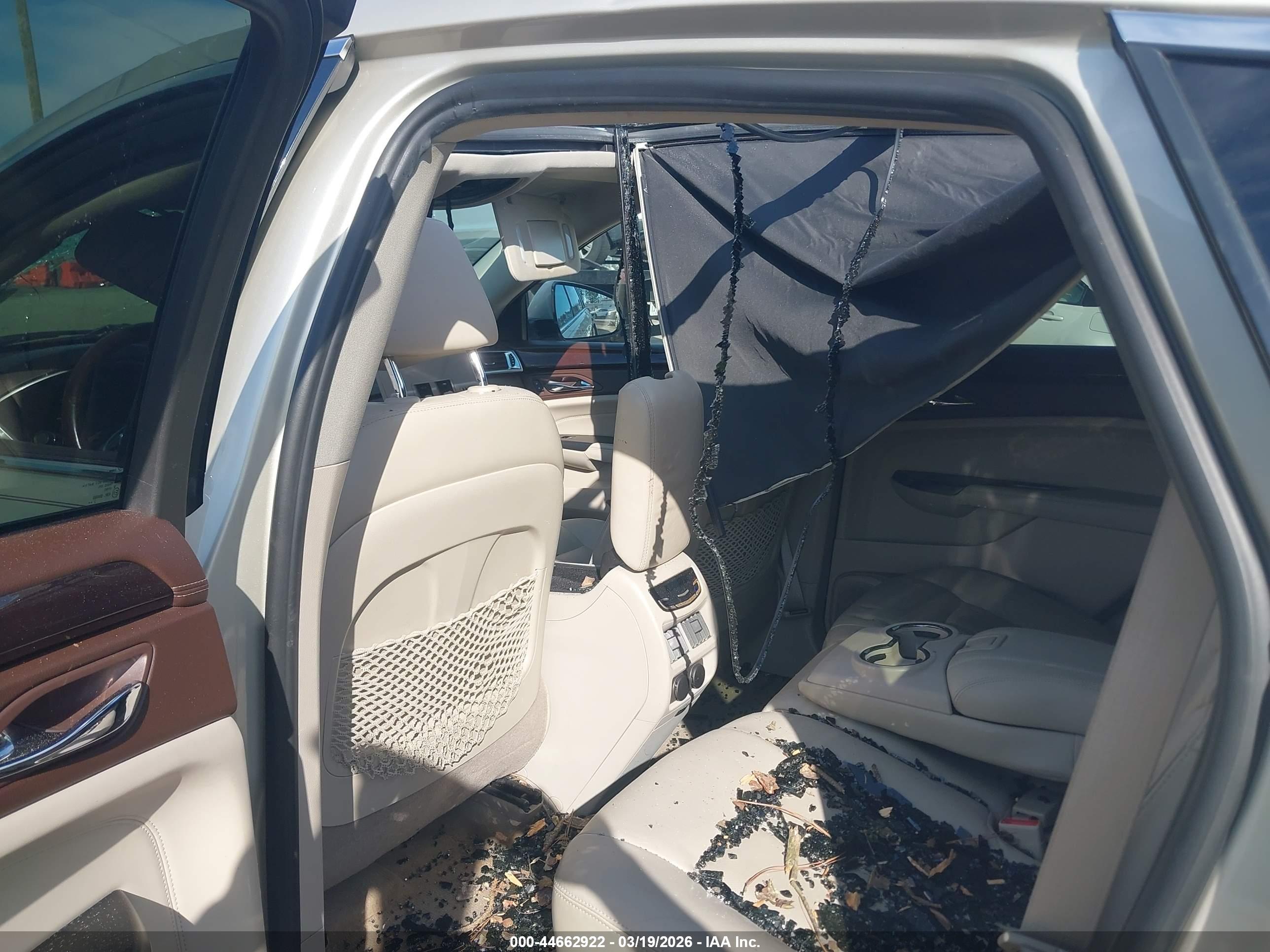 CADILLAC SRX image 8