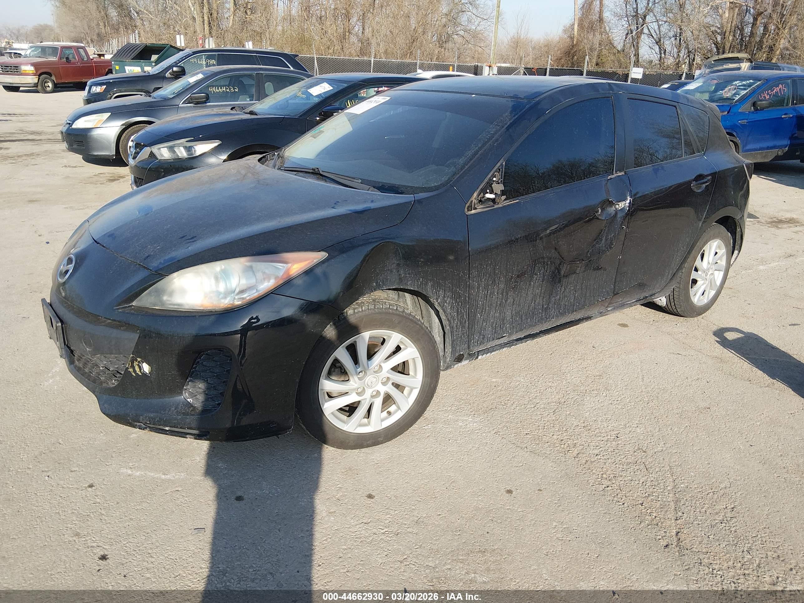 MAZDA MAZDA3 image 2