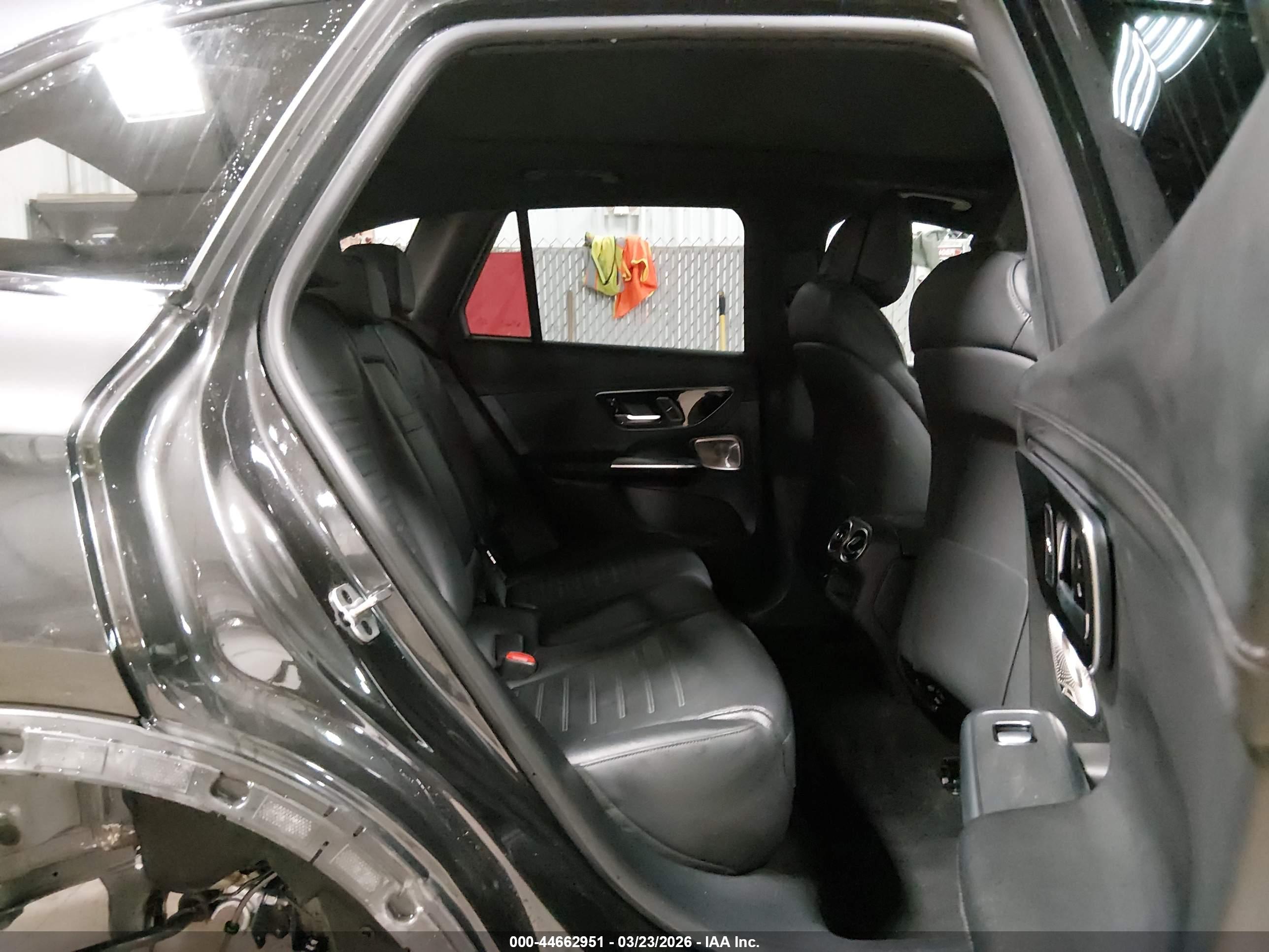 MERCEDES-BENZ GLC image 8