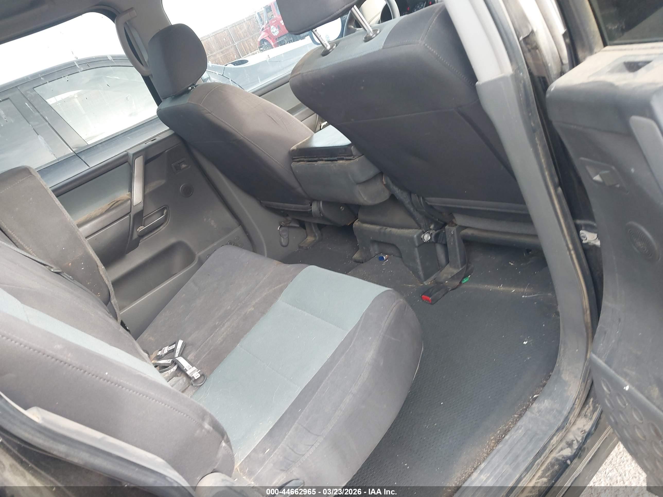 NISSAN TITAN image 8