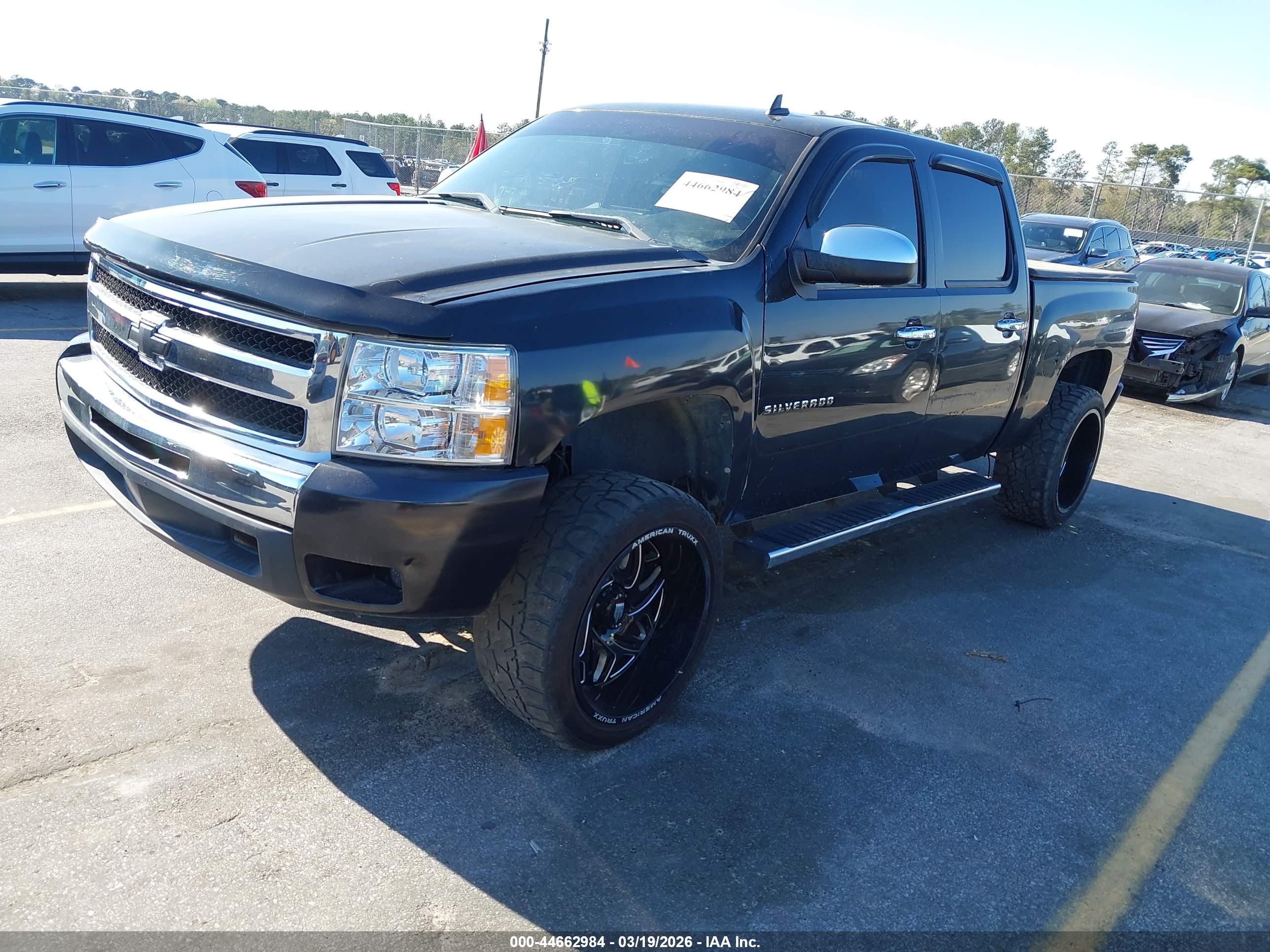 CHEVROLET SILVERADO image 2