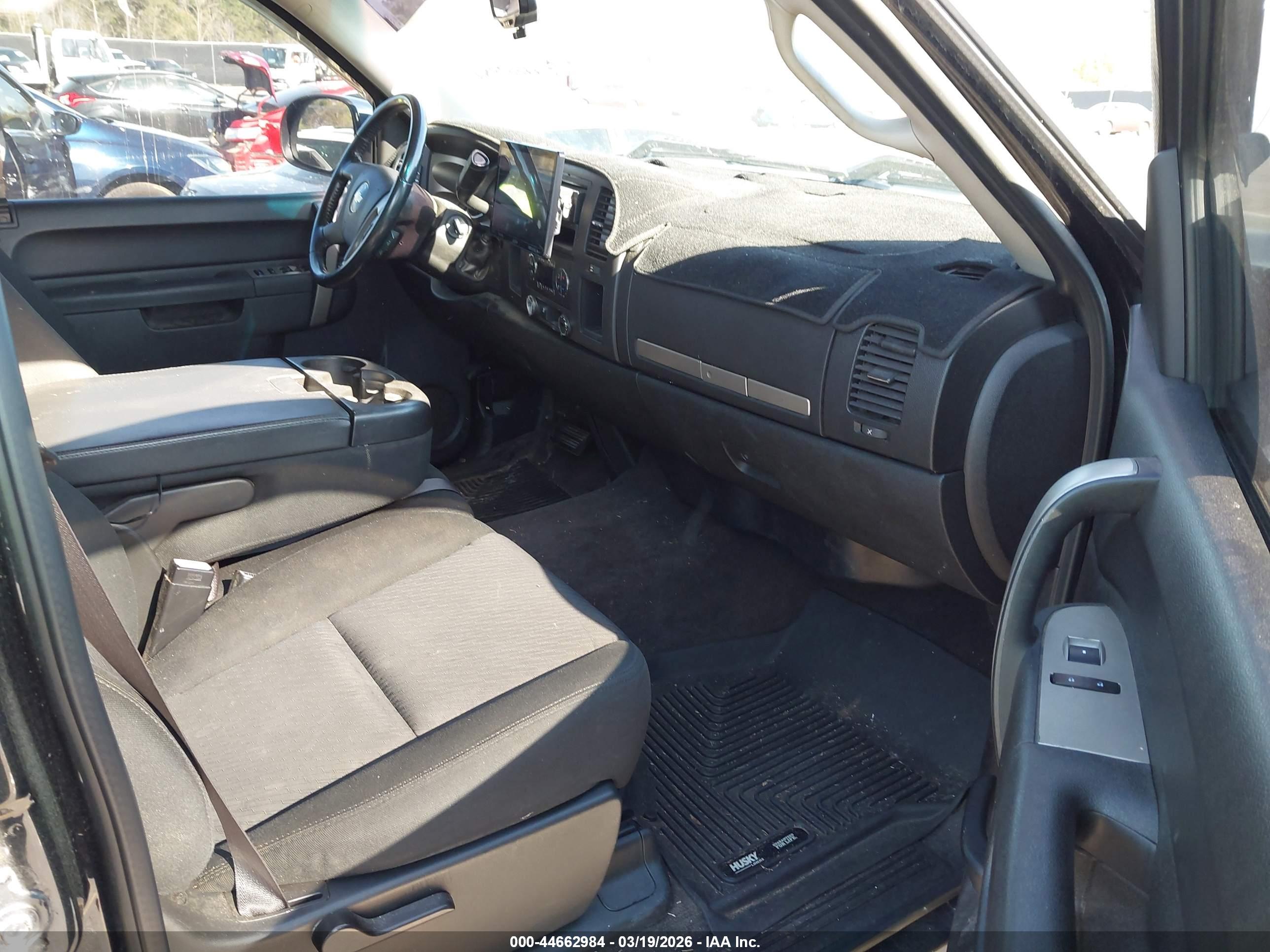 CHEVROLET SILVERADO image 5