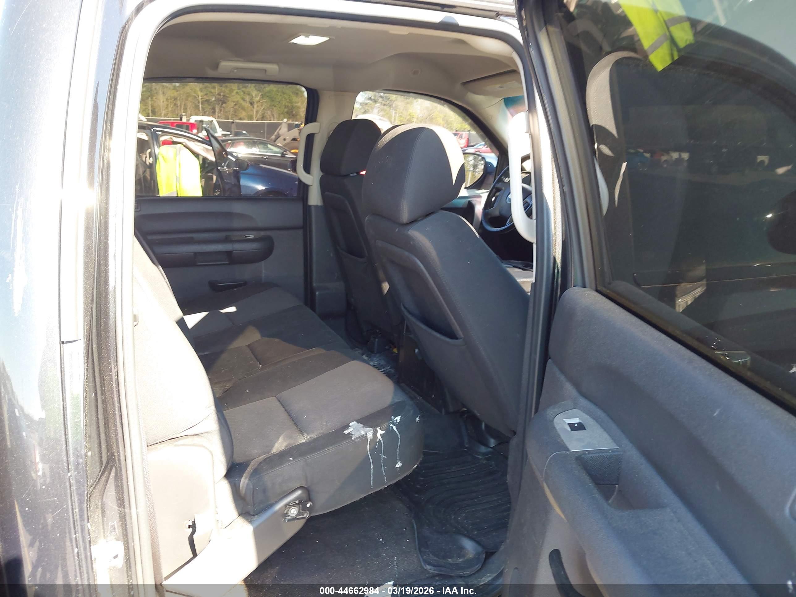 CHEVROLET SILVERADO image 8