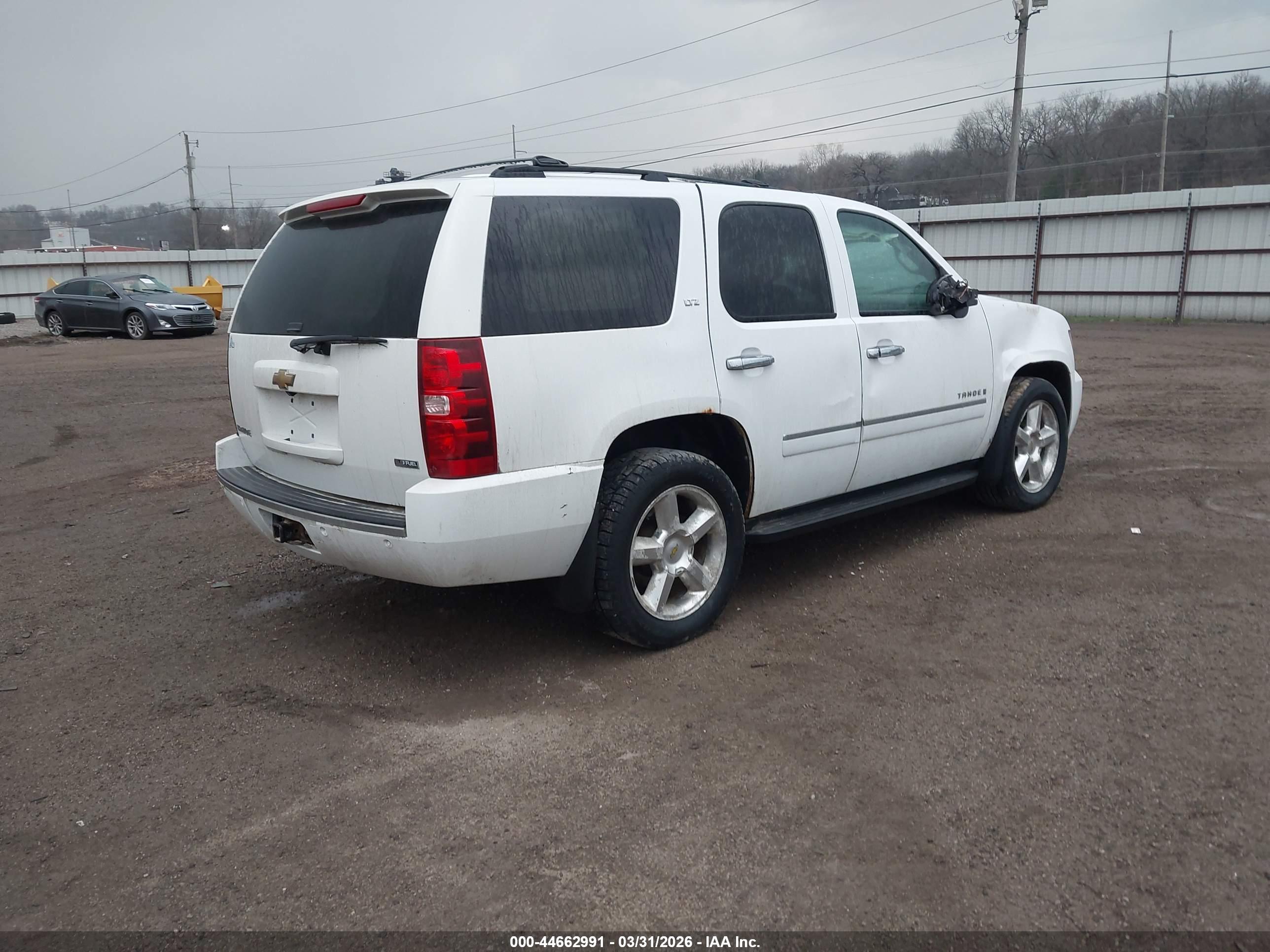 CHEVROLET TAHOE image 4
