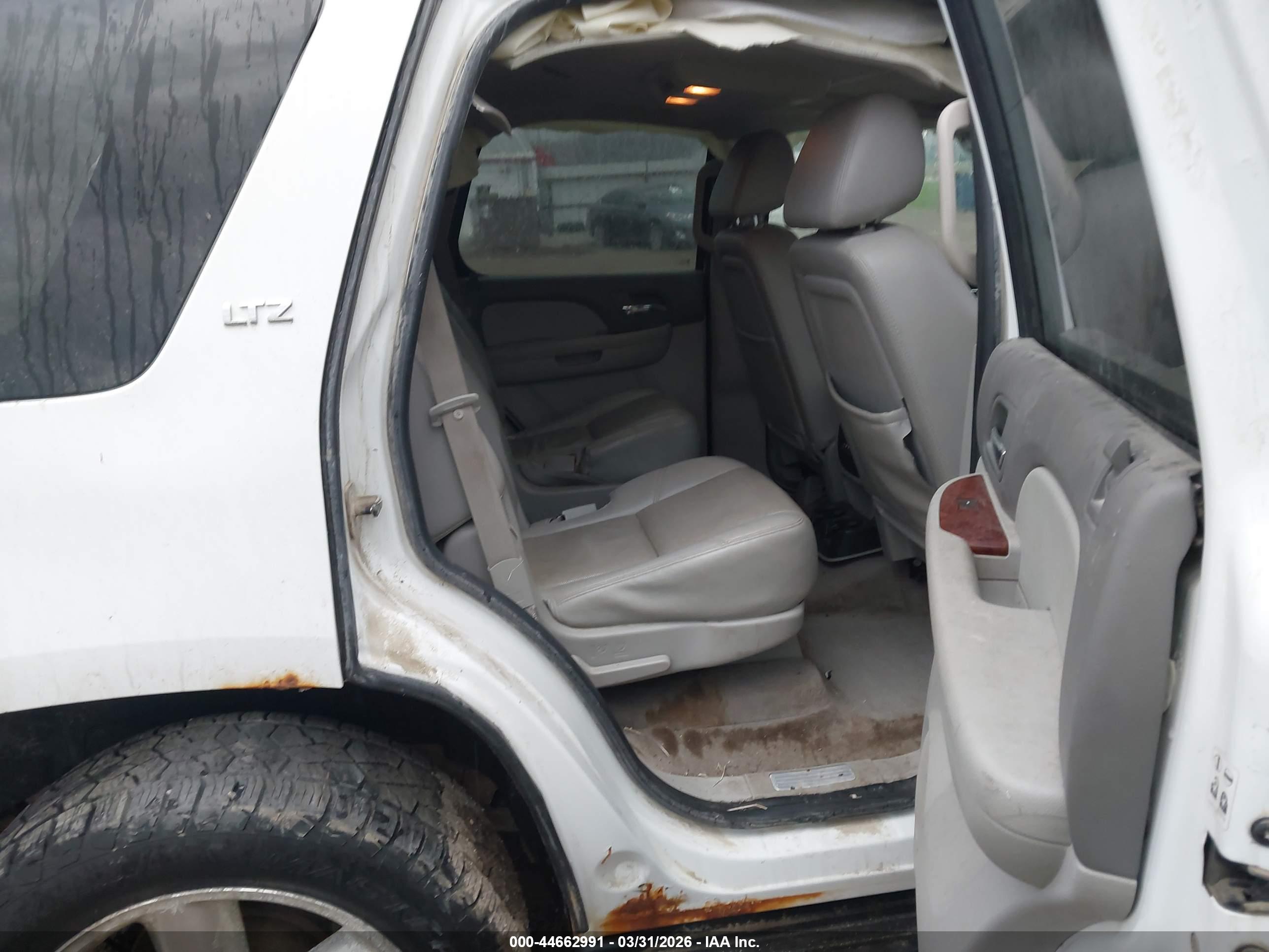 CHEVROLET TAHOE image 8
