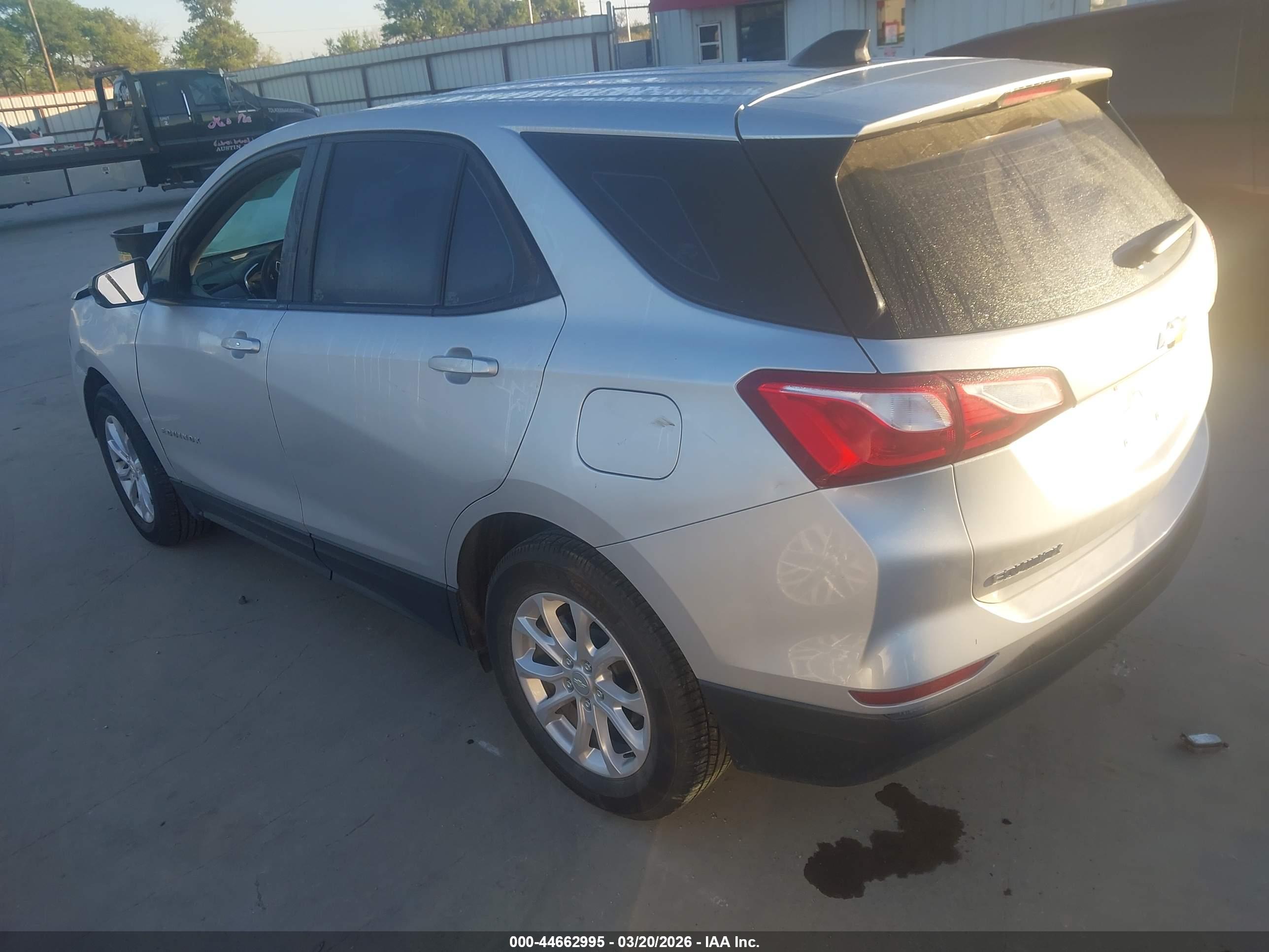 CHEVROLET EQUINOX image 3