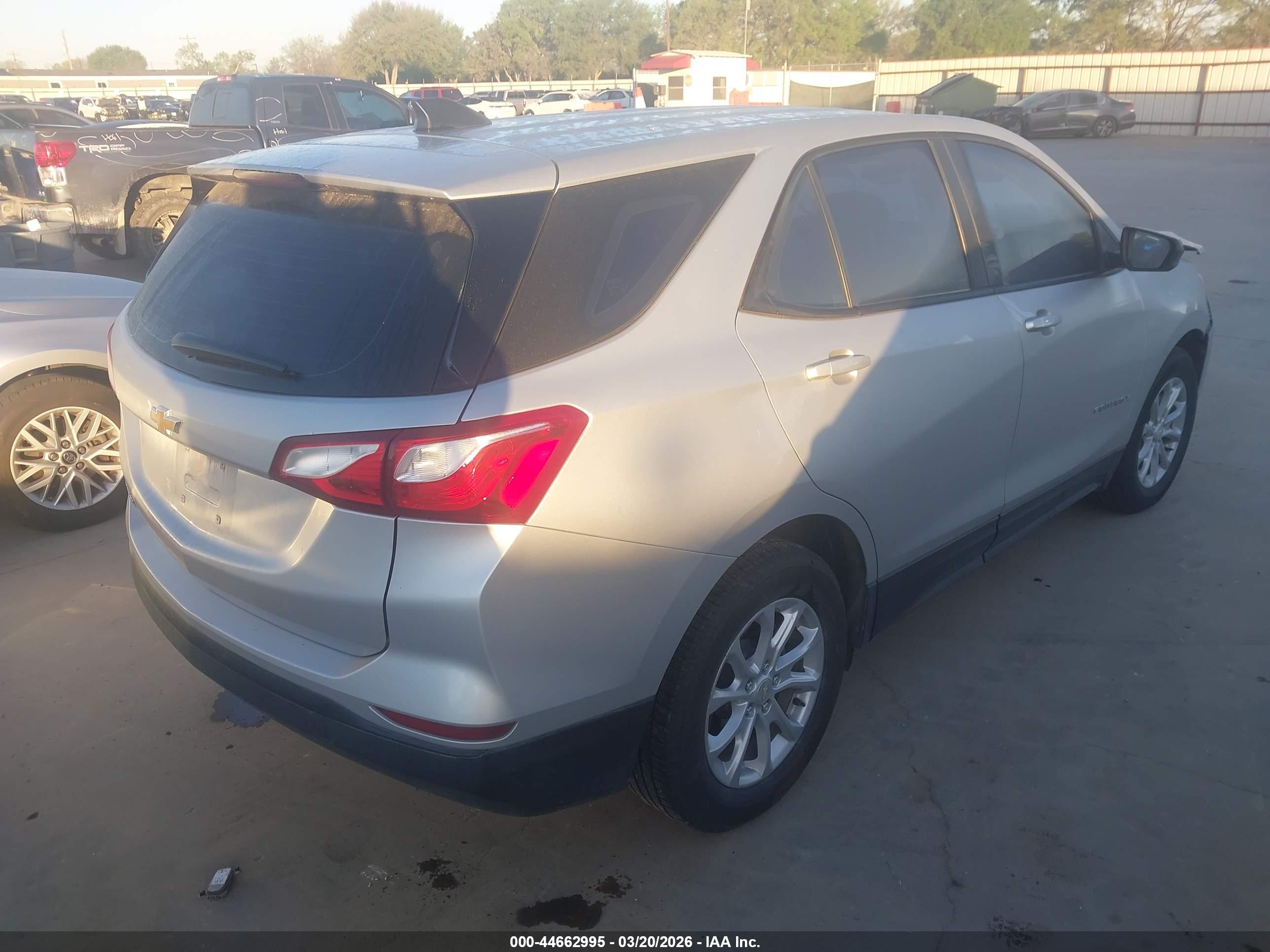 CHEVROLET EQUINOX image 4