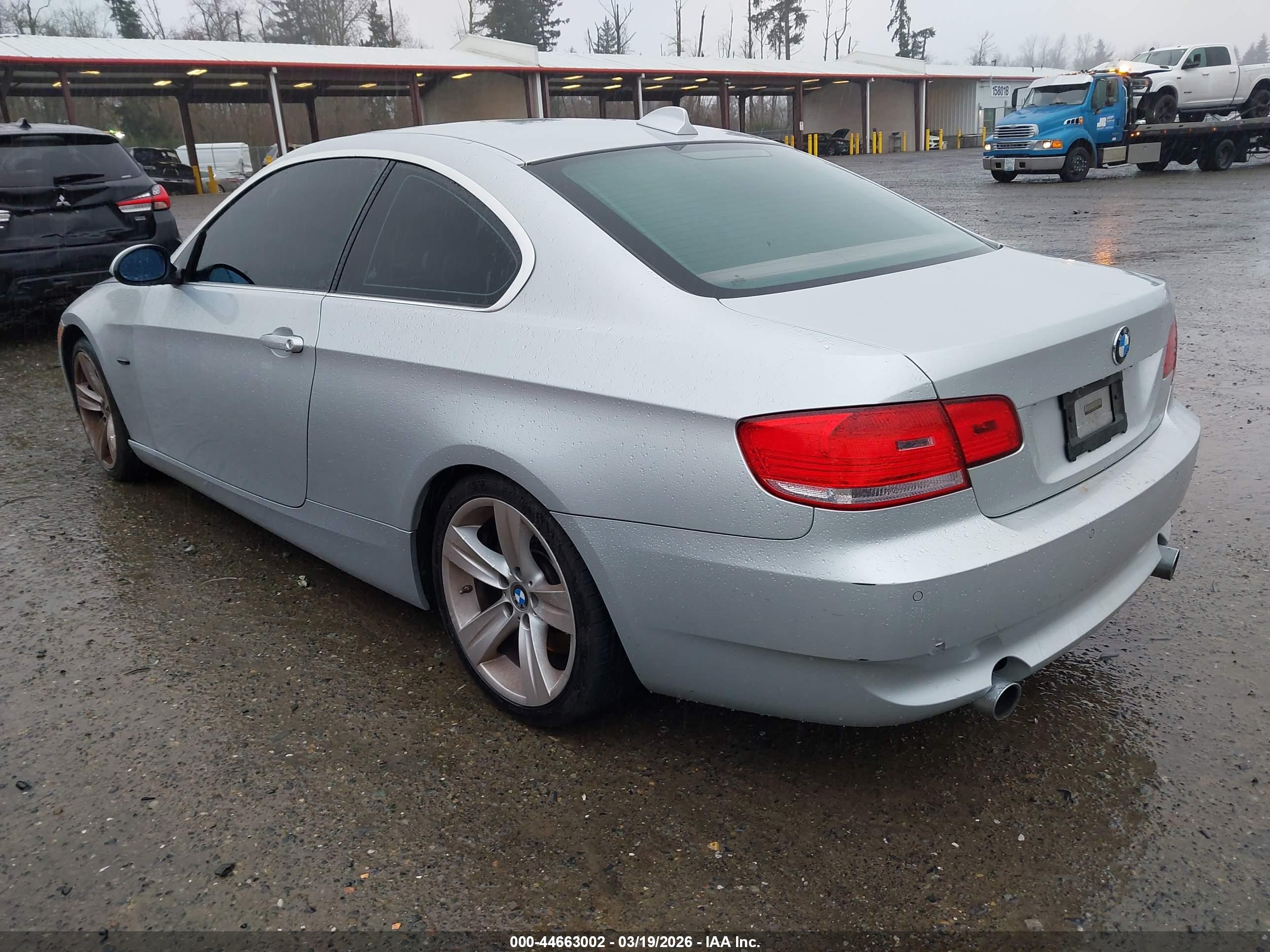 BMW 335I image 3