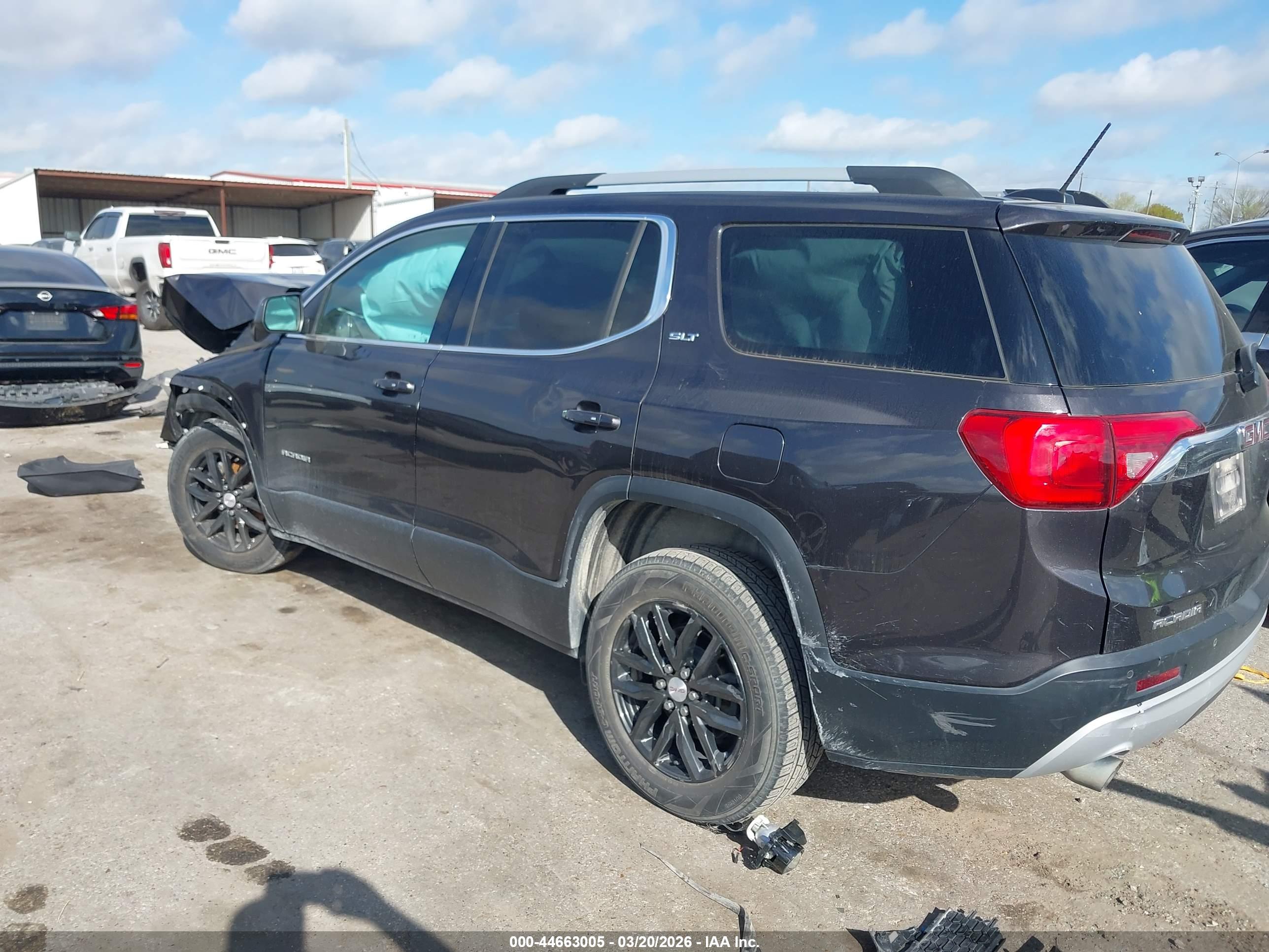 GMC ACADIA image 3