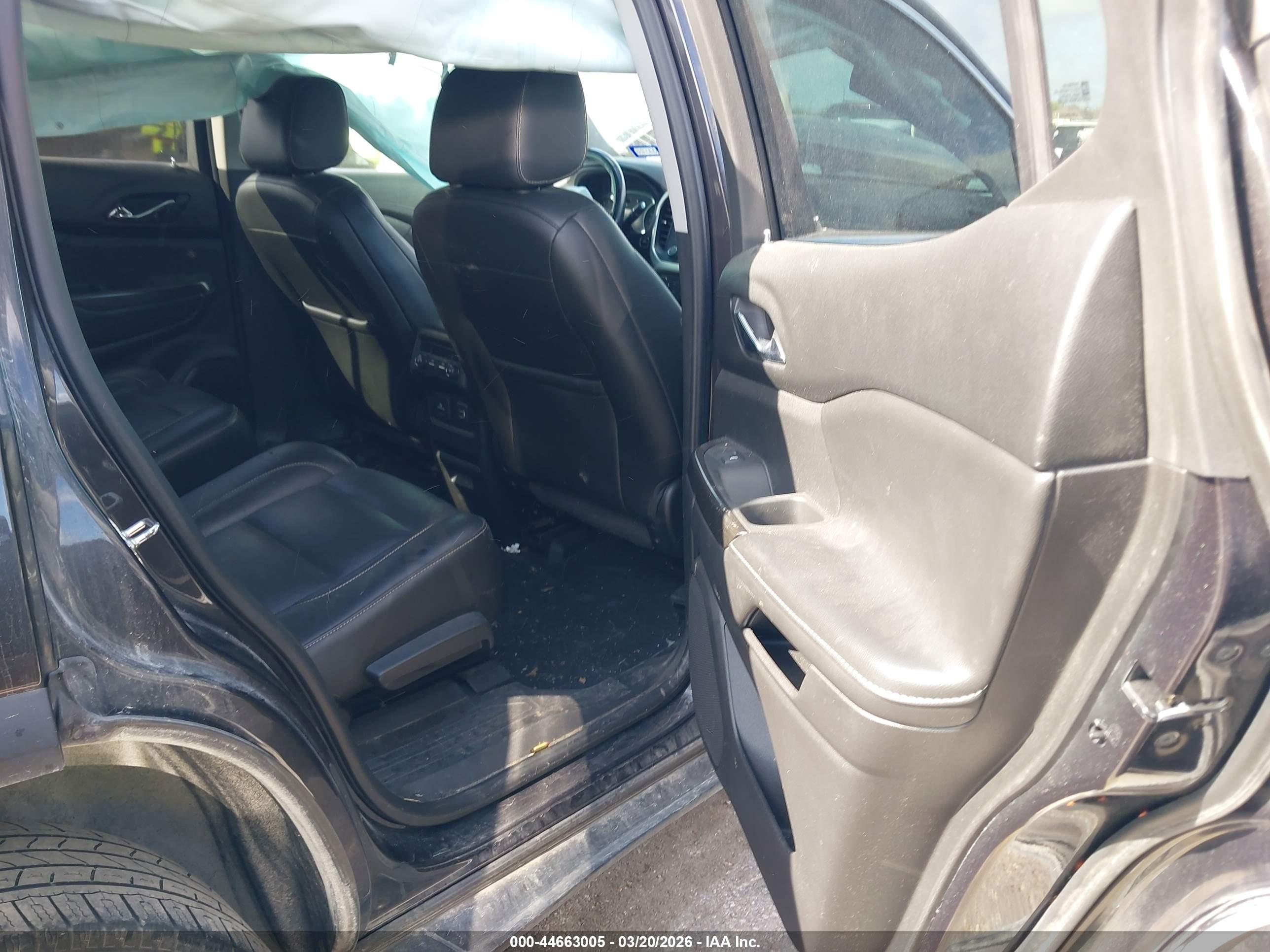 GMC ACADIA image 8