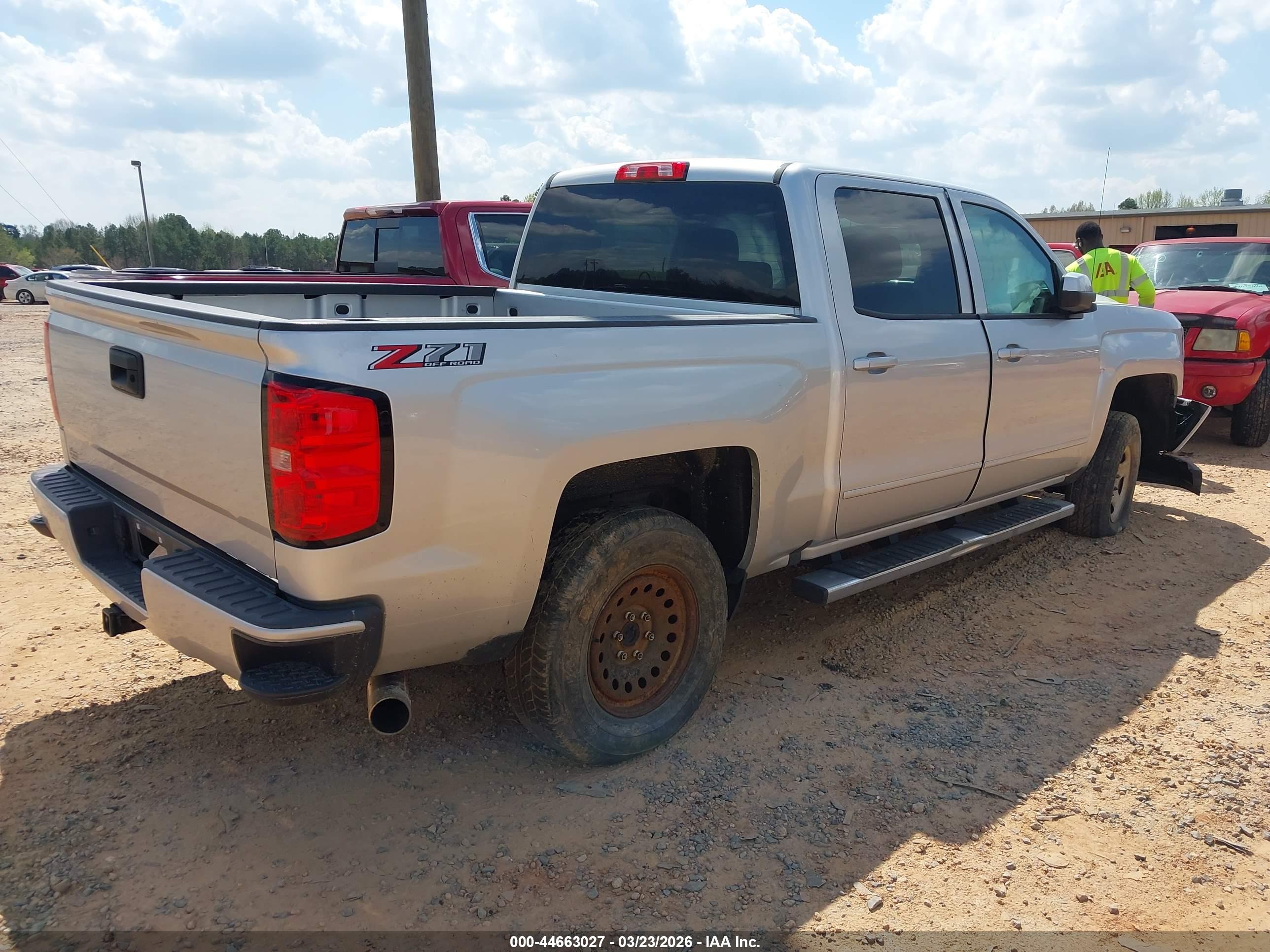 CHEVROLET SILVERADO image 4