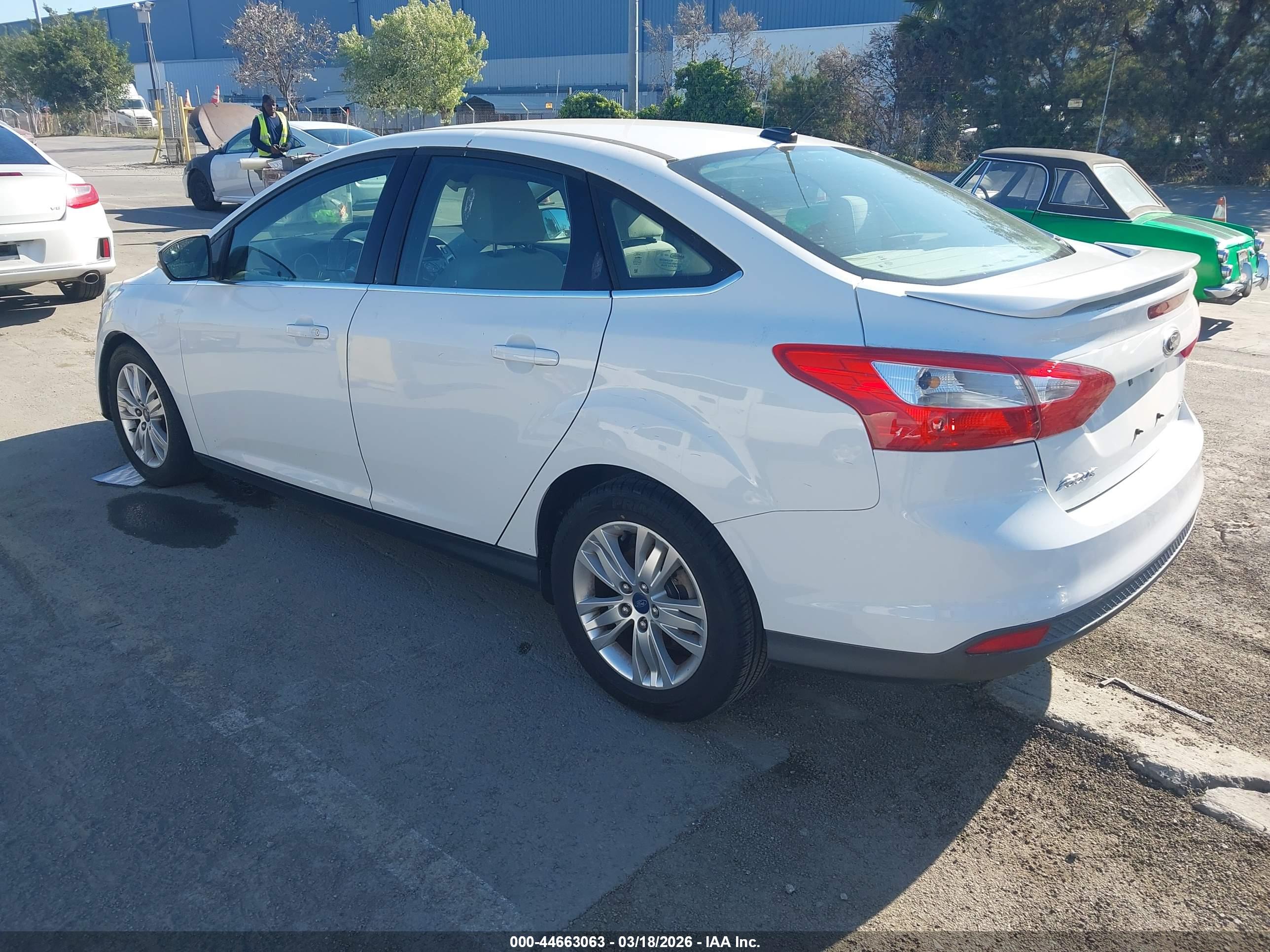 FORD FOCUS image 3
