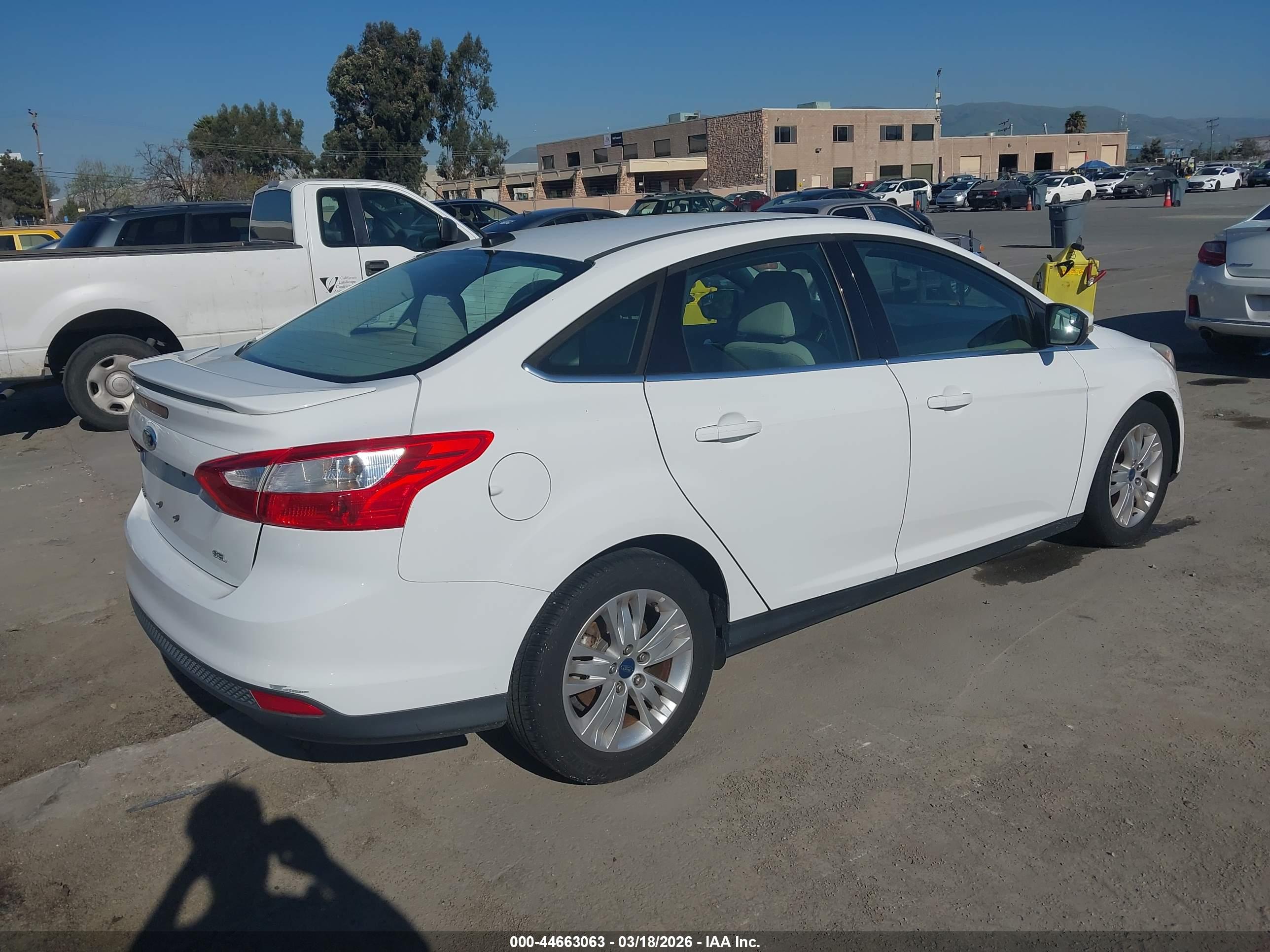FORD FOCUS image 4