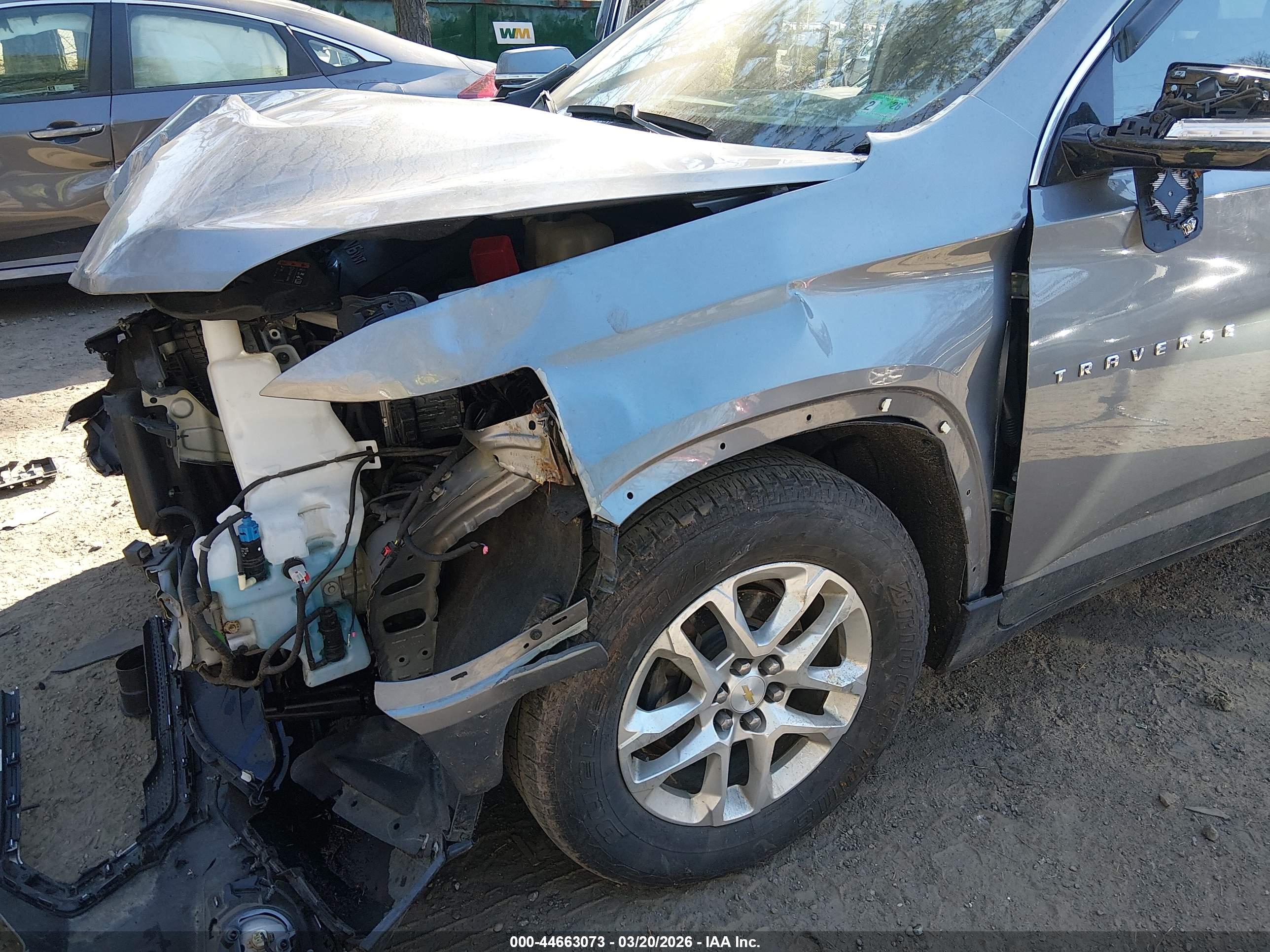CHEVROLET TRAVERSE image 6