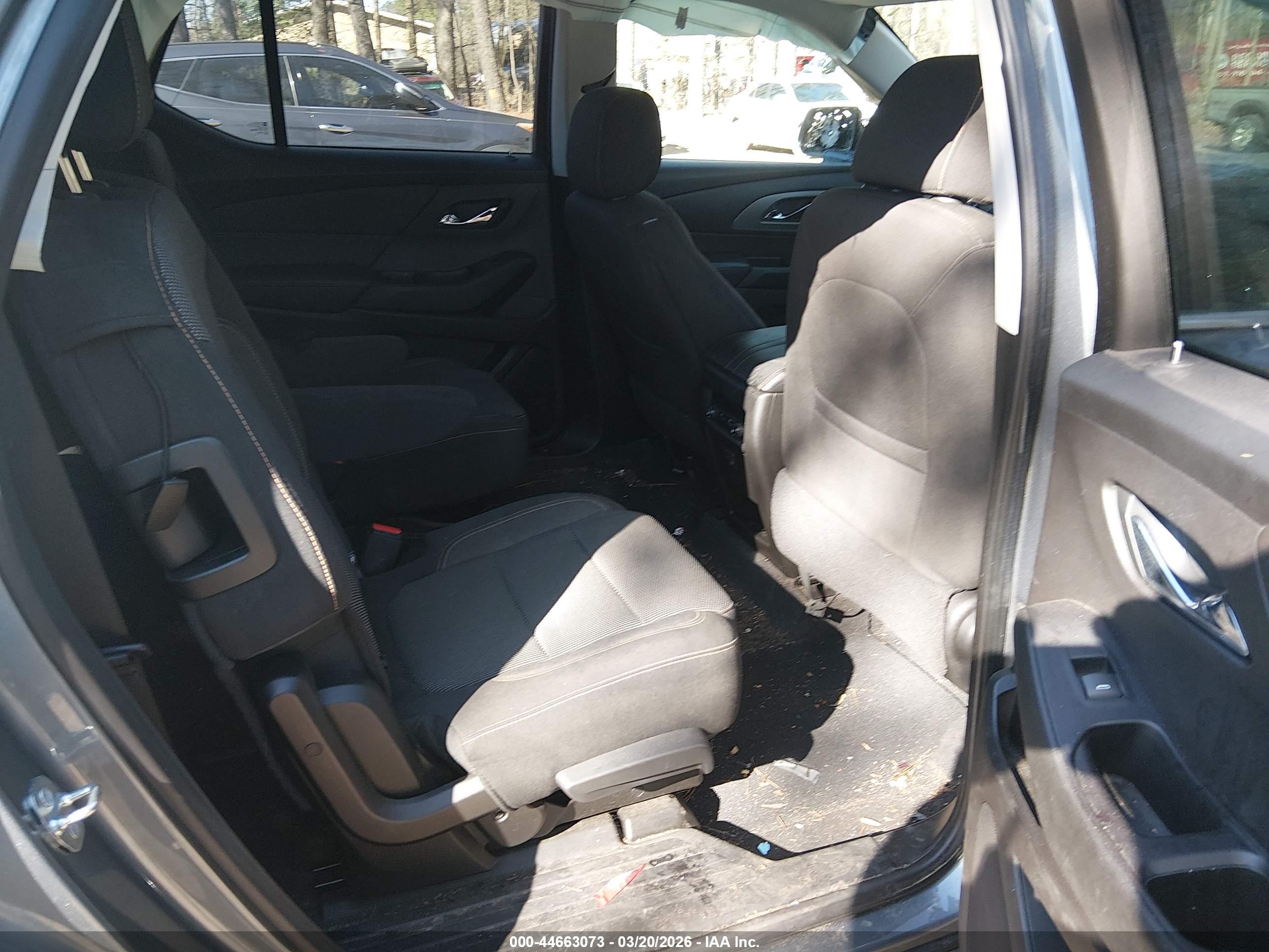 CHEVROLET TRAVERSE image 8