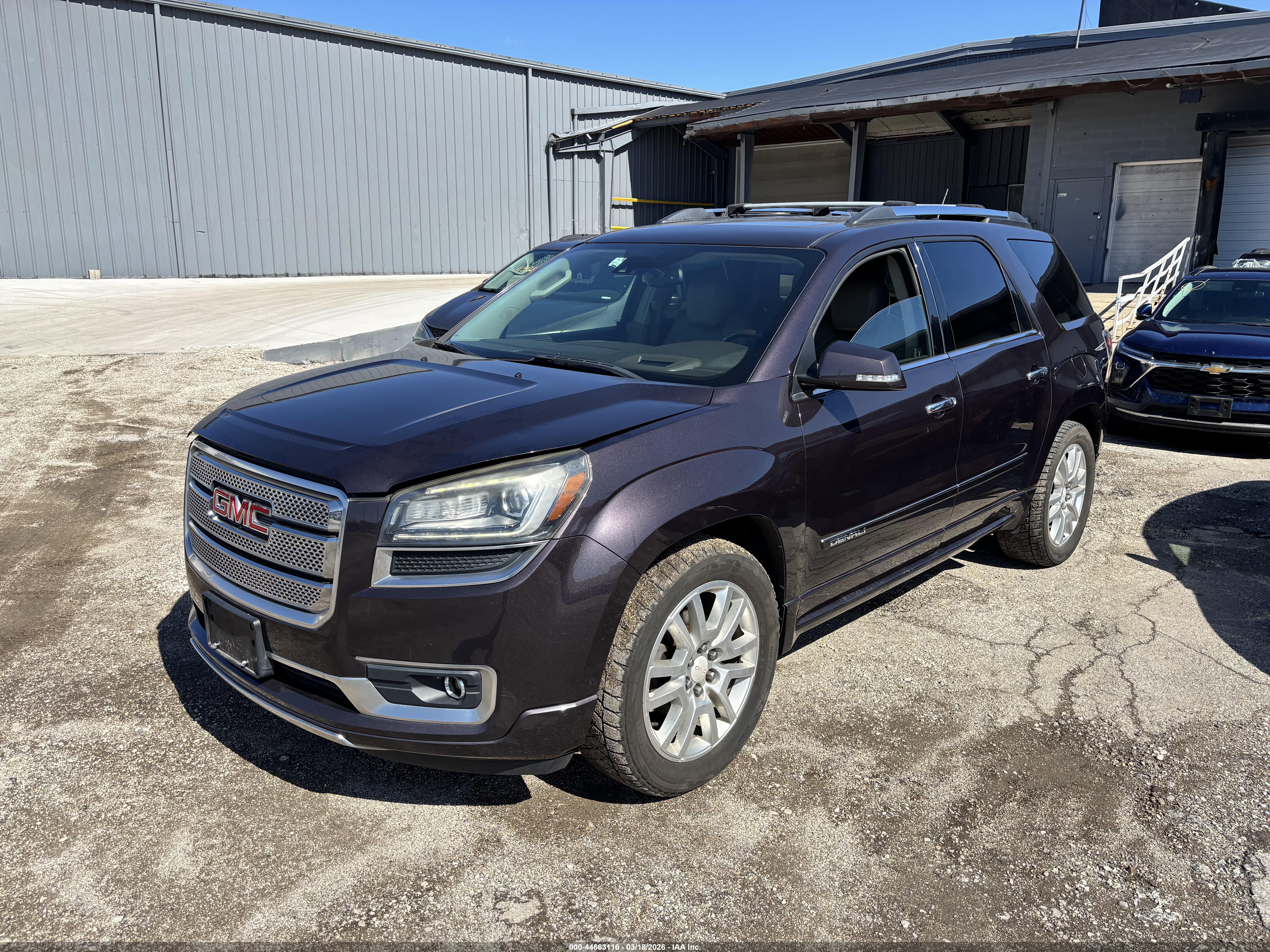 GMC ACADIA image 2