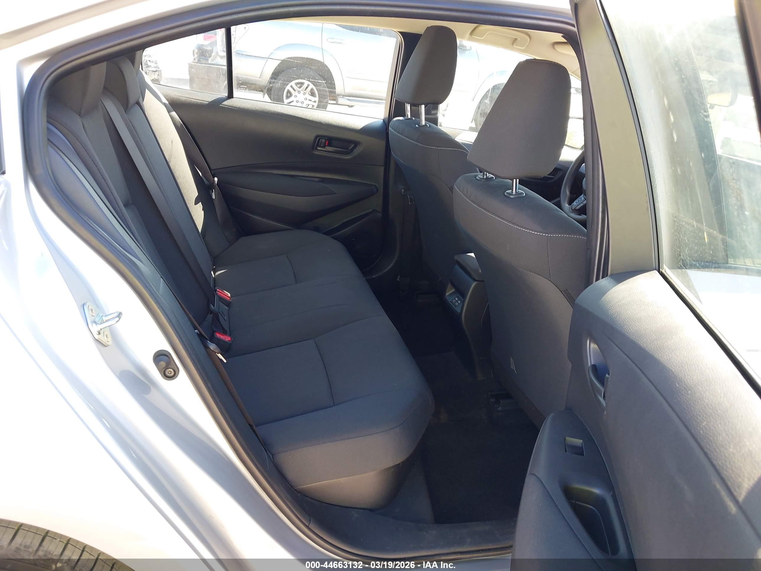 TOYOTA COROLLA image 8