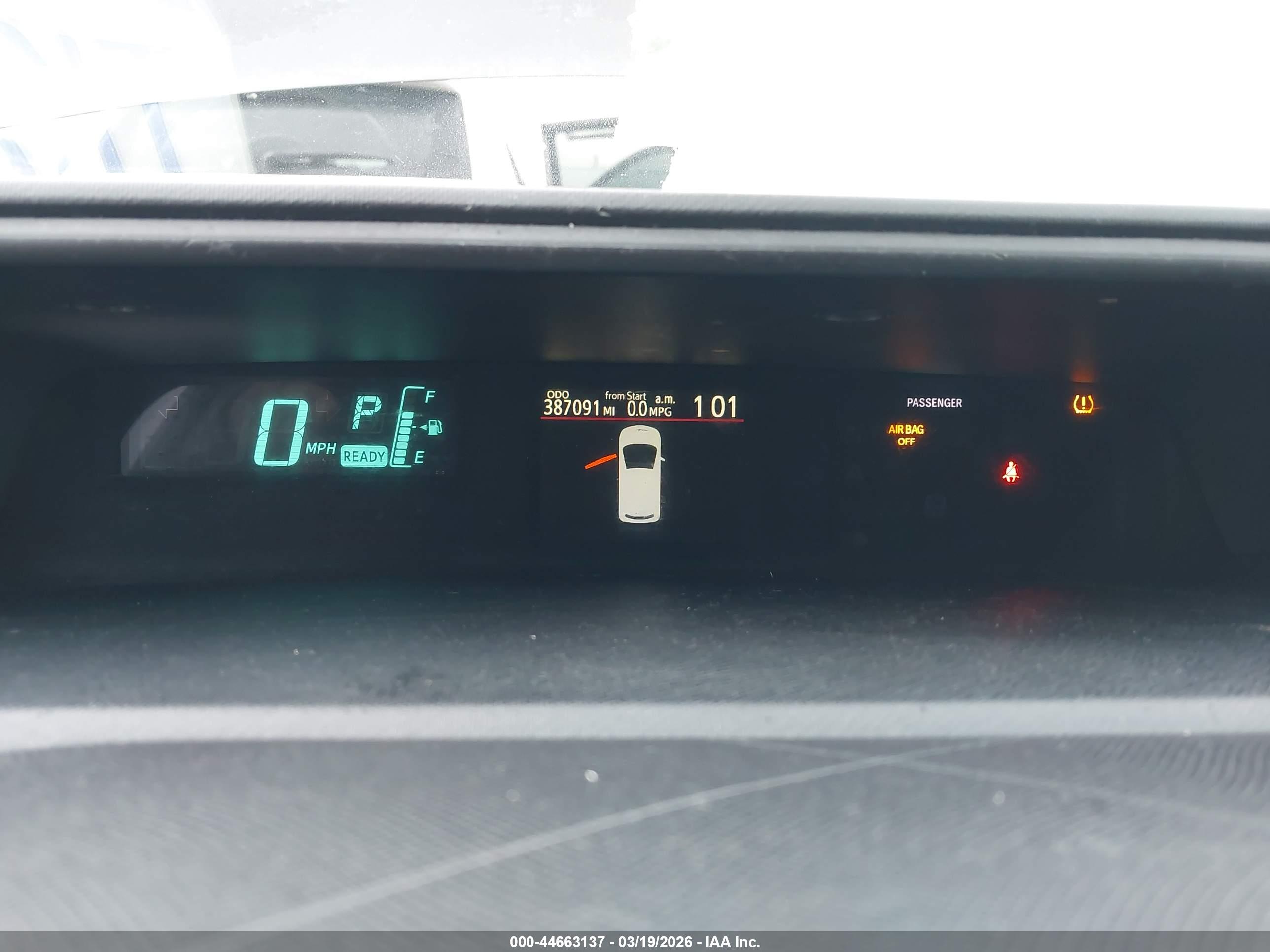 TOYOTA PRIUS image 7