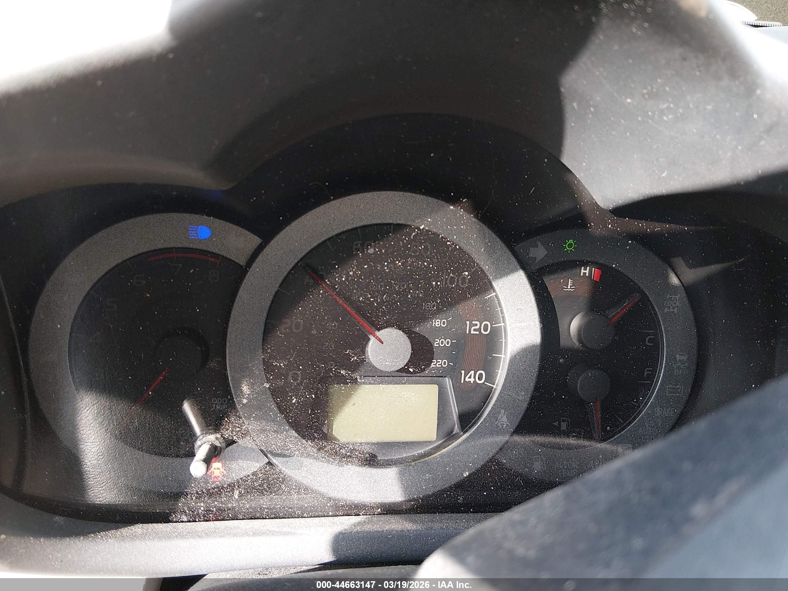 TOYOTA RAV4 image 7