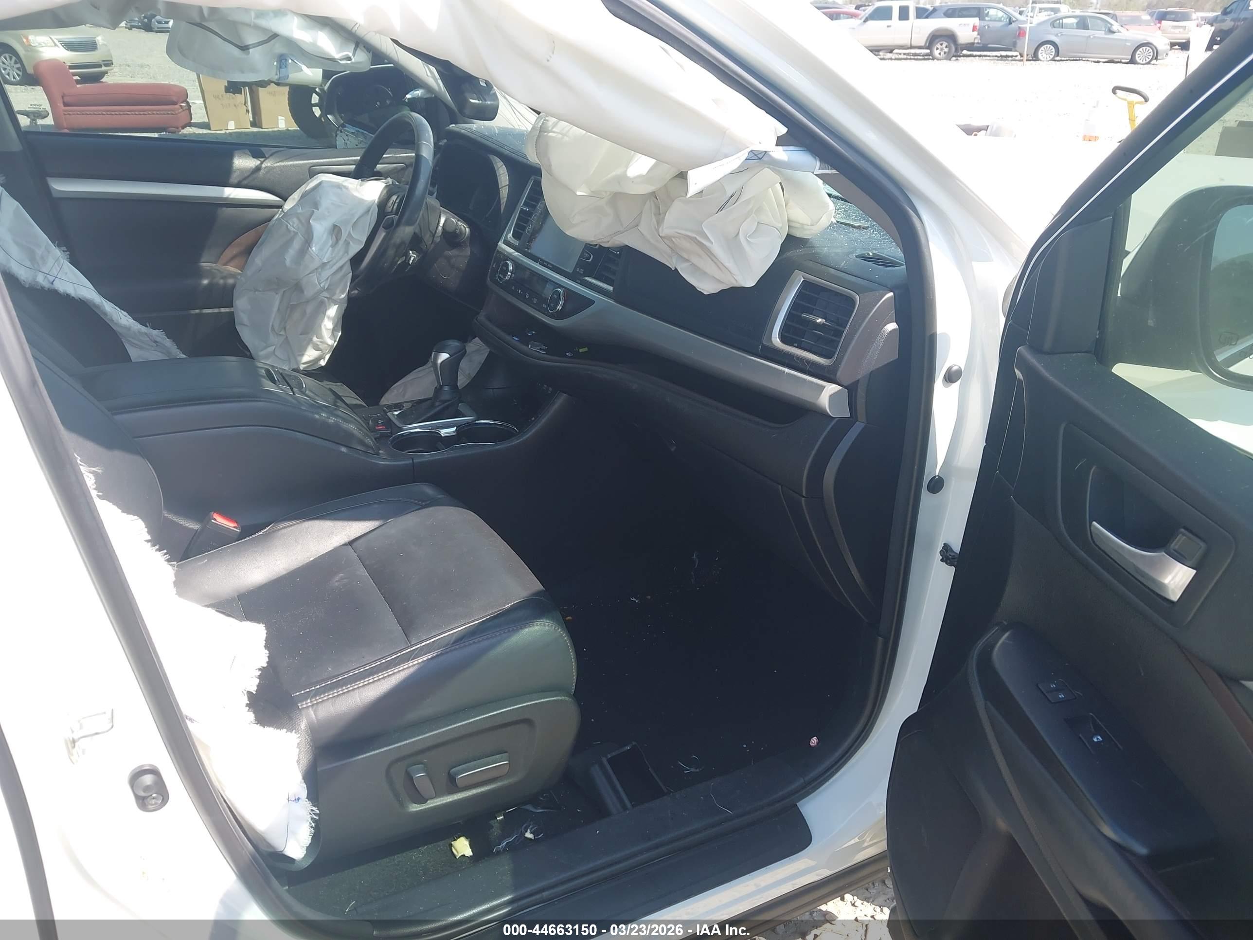 TOYOTA HIGHLANDER image 5