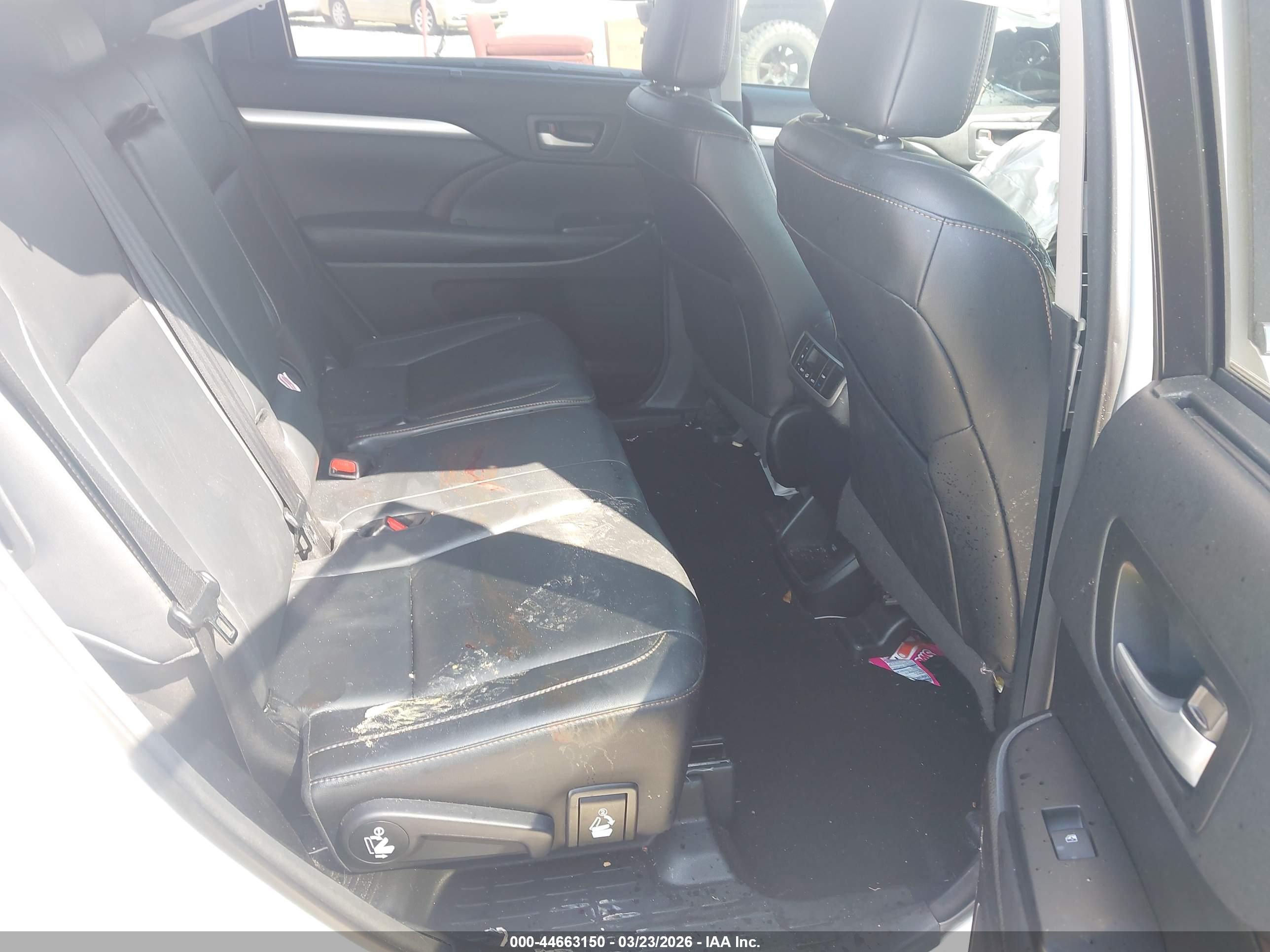TOYOTA HIGHLANDER image 8