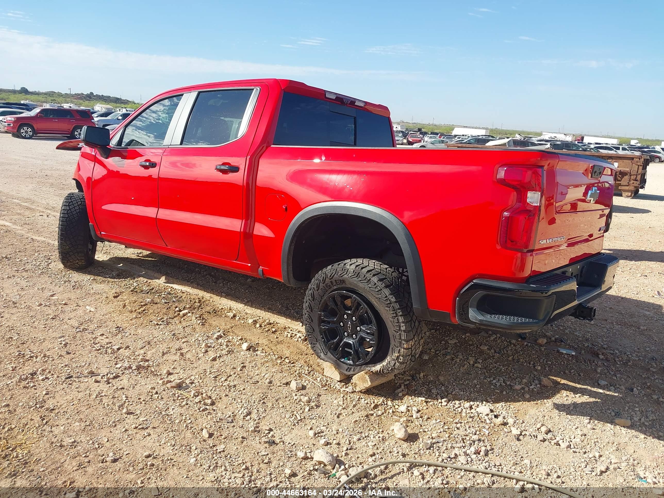 CHEVROLET SILVERADO image 3