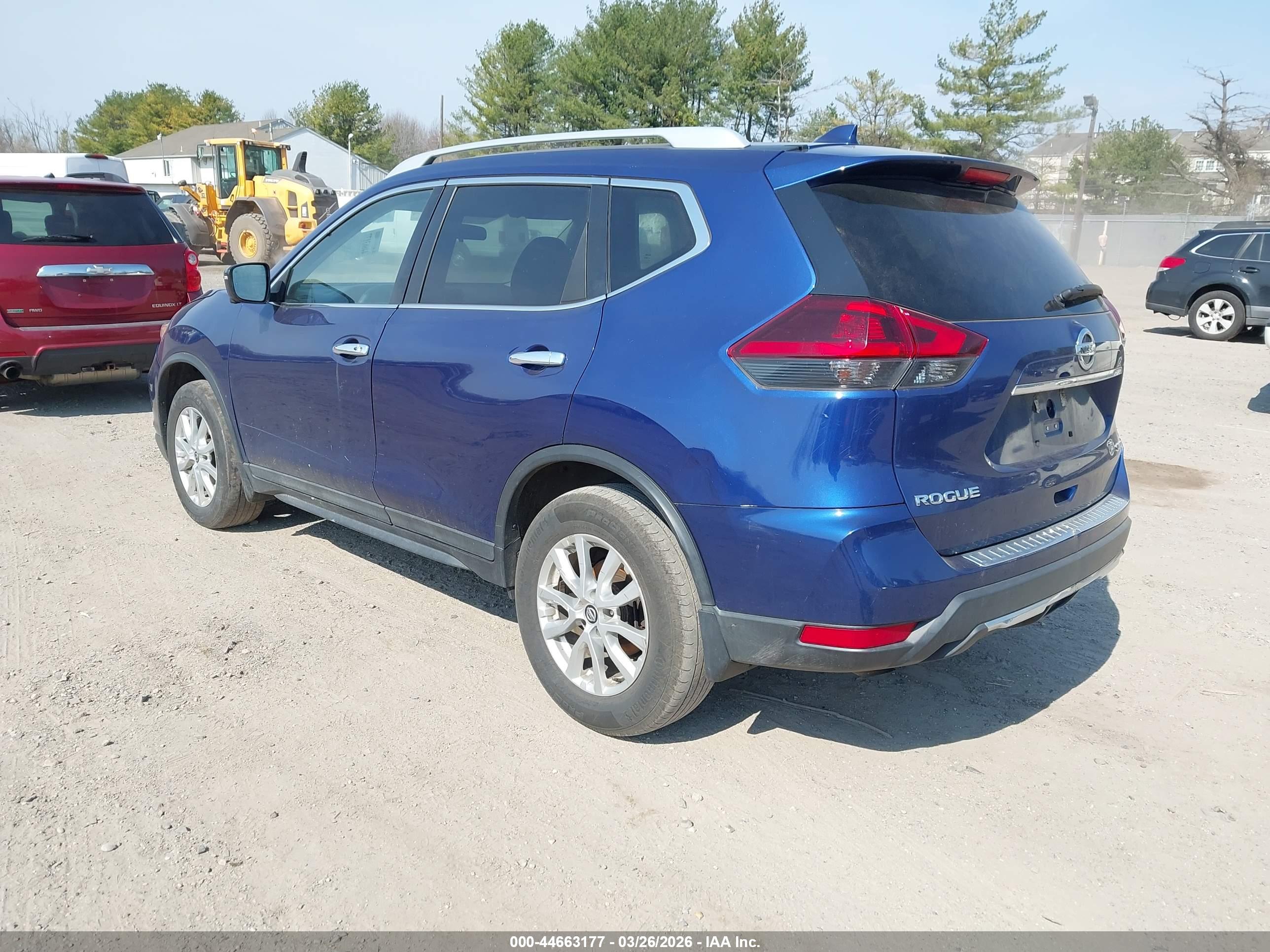 NISSAN ROGUE image 3