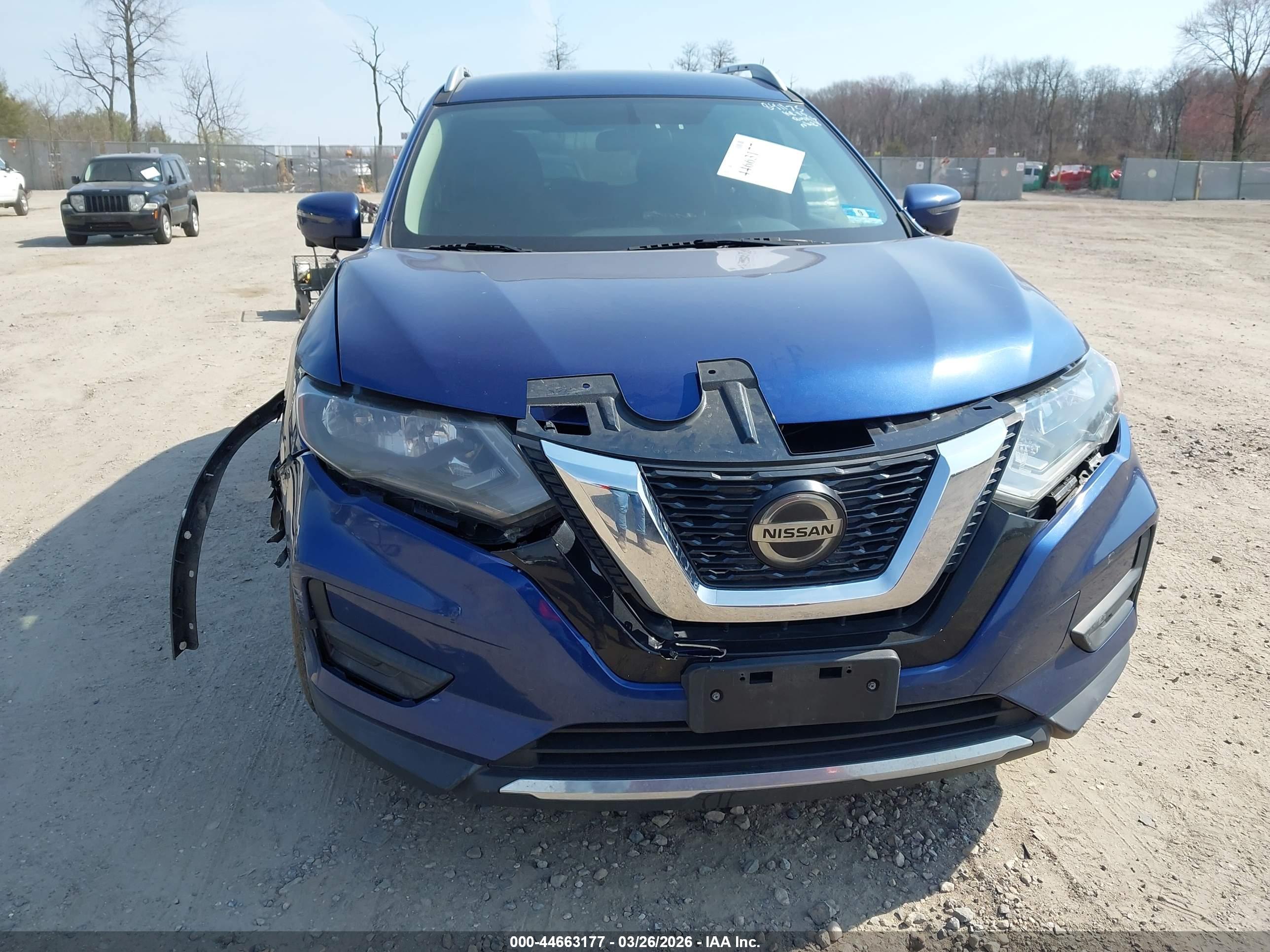 NISSAN ROGUE image 6