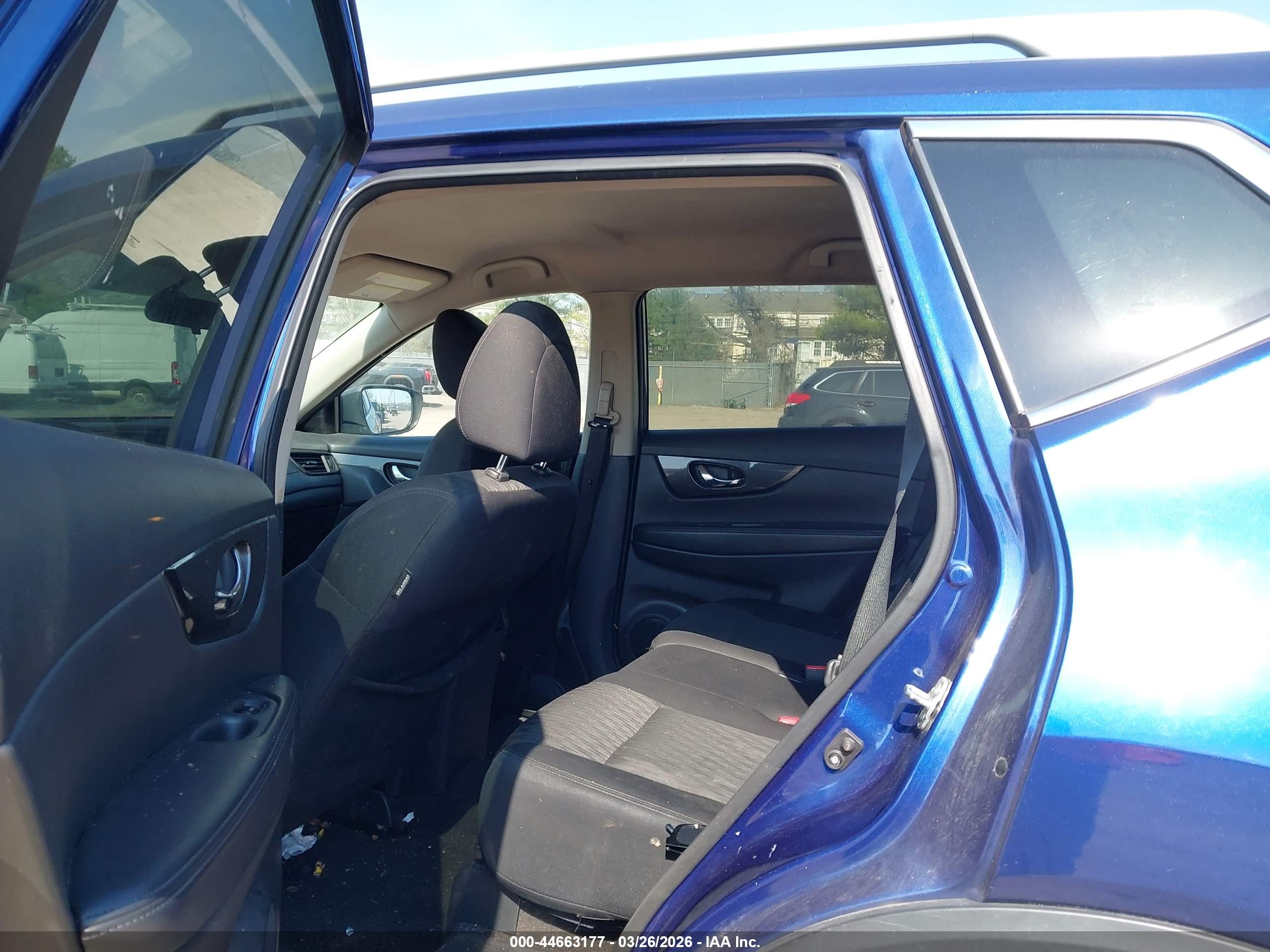 NISSAN ROGUE image 8
