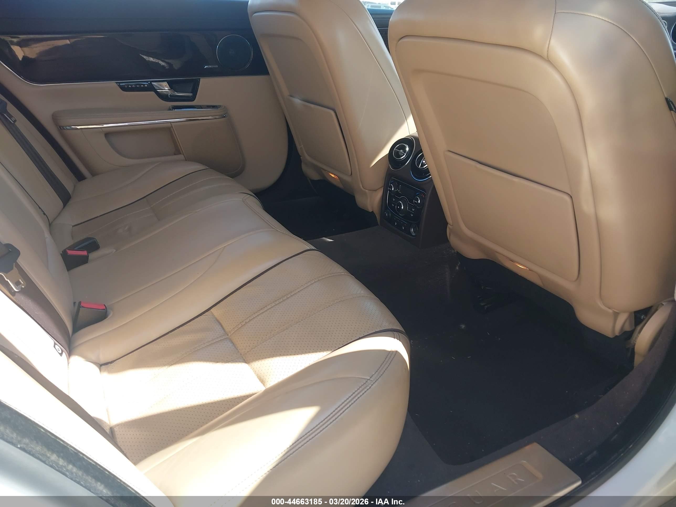 JAGUAR XJ image 8