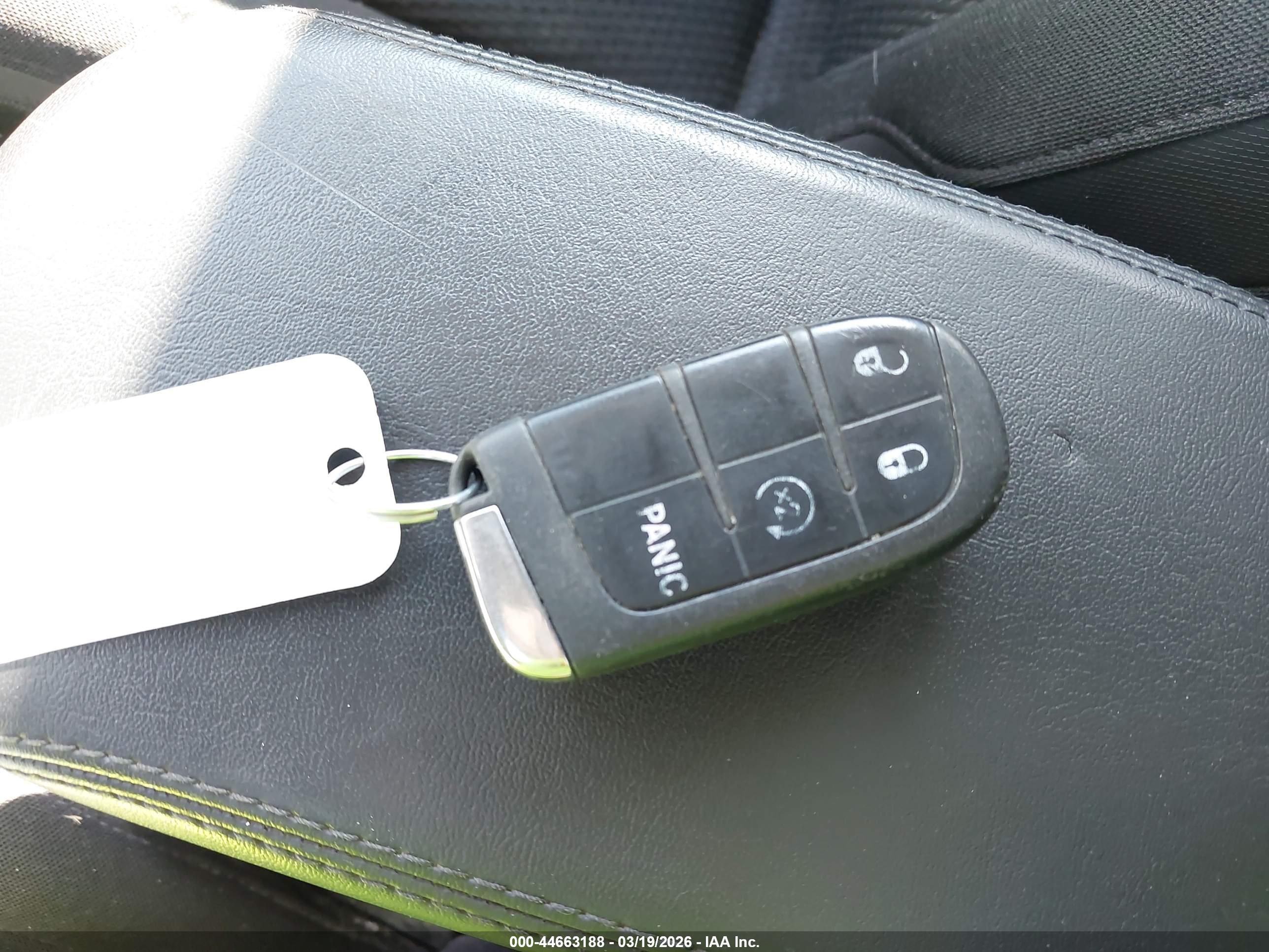 JEEP RENEGADE image 11