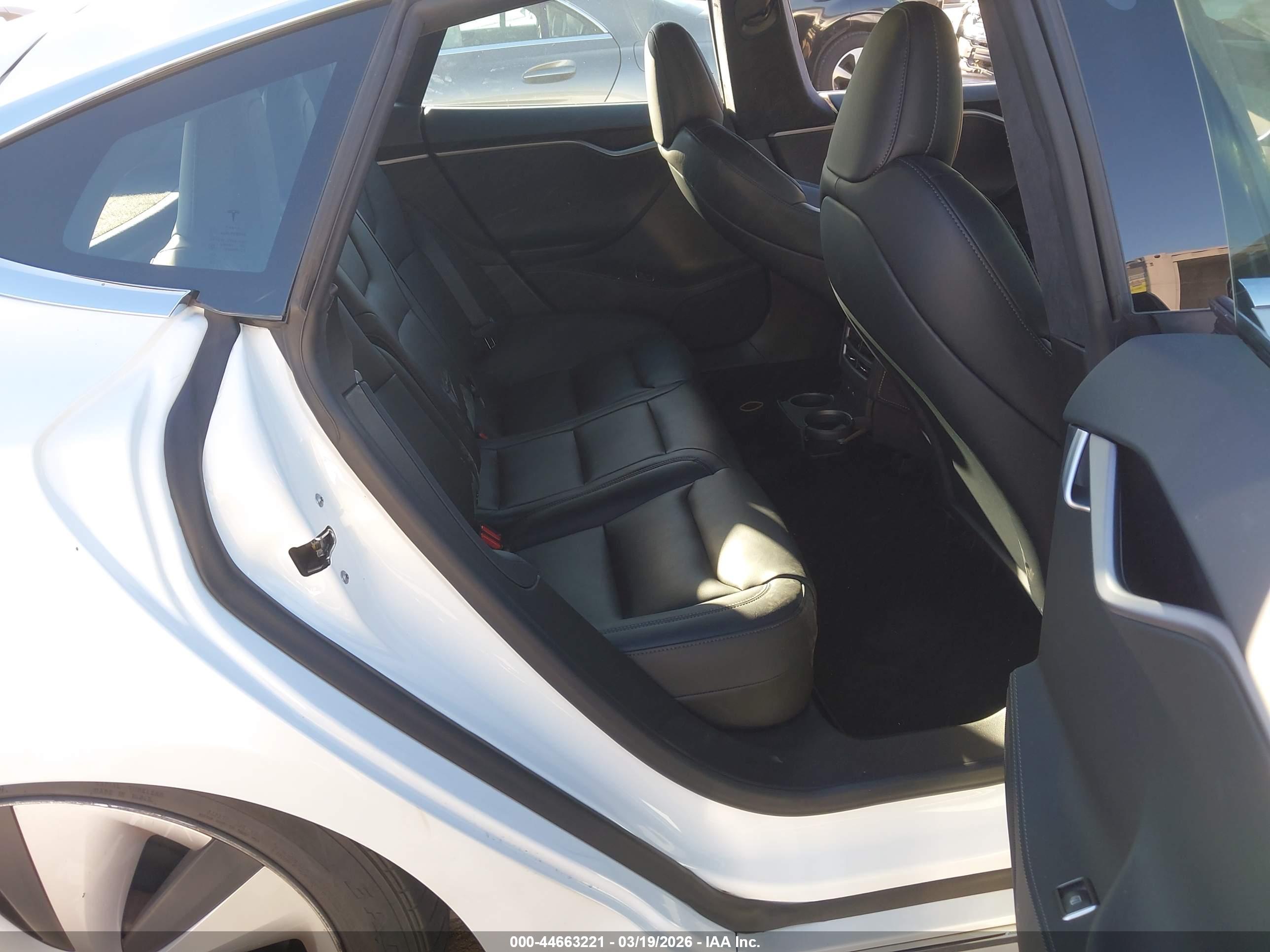 TESLA MODEL image 8