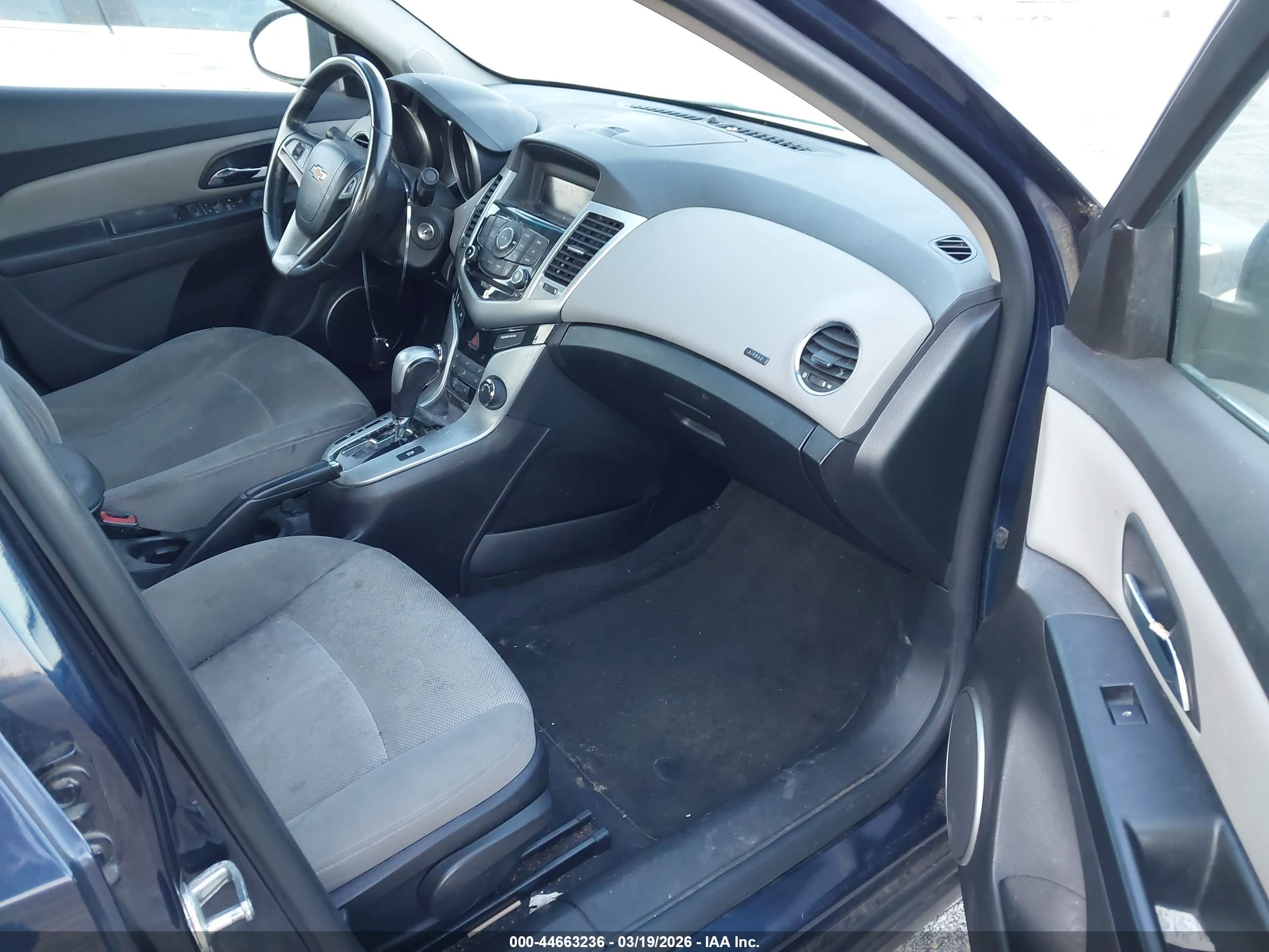 CHEVROLET CRUZE image 5