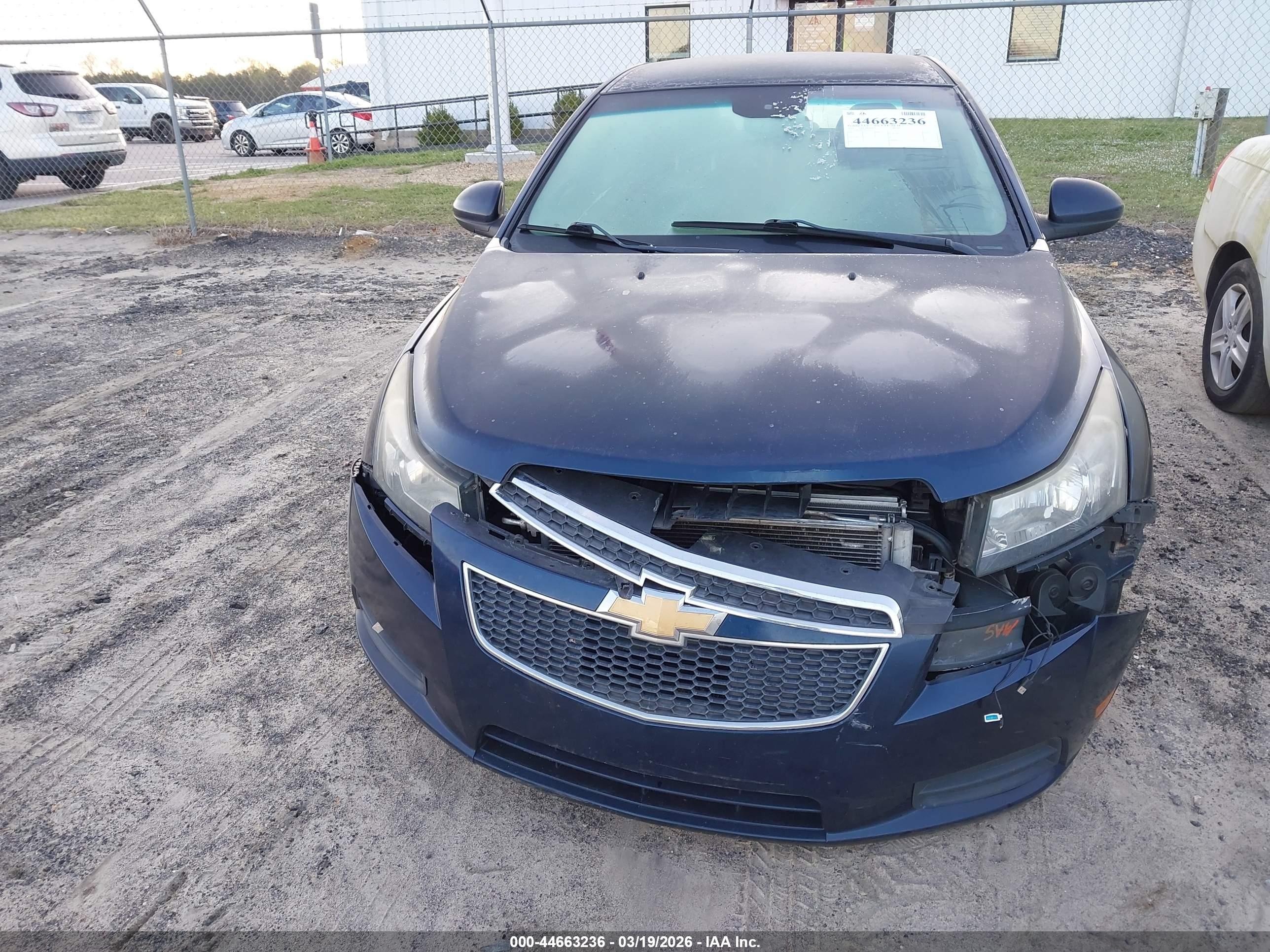 CHEVROLET CRUZE image 6