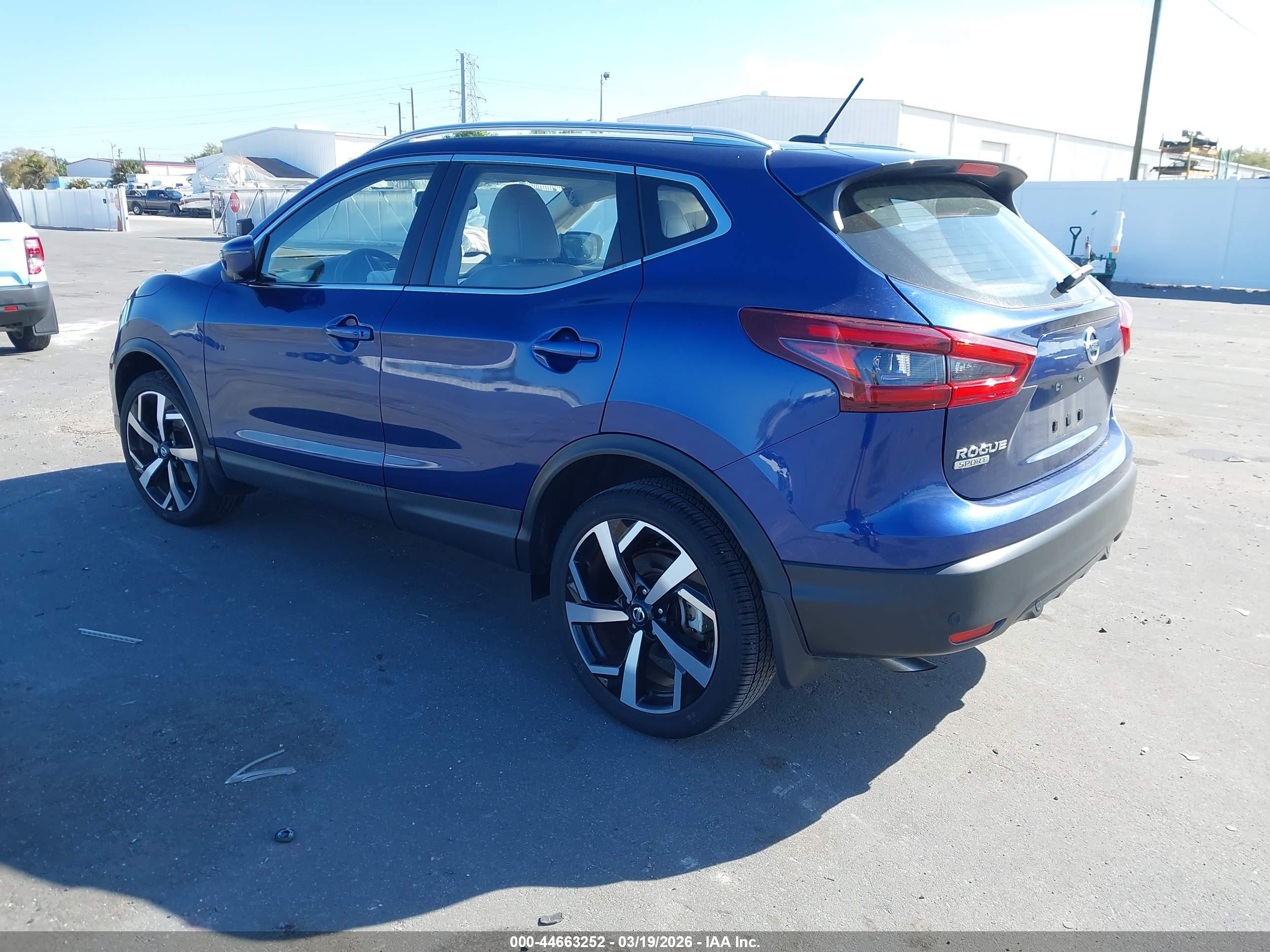 NISSAN ROGUE image 3