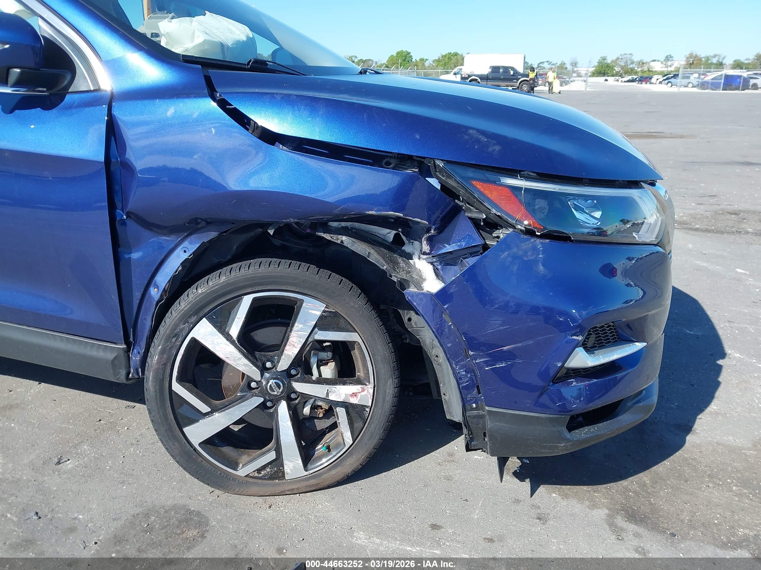 NISSAN ROGUE image 6